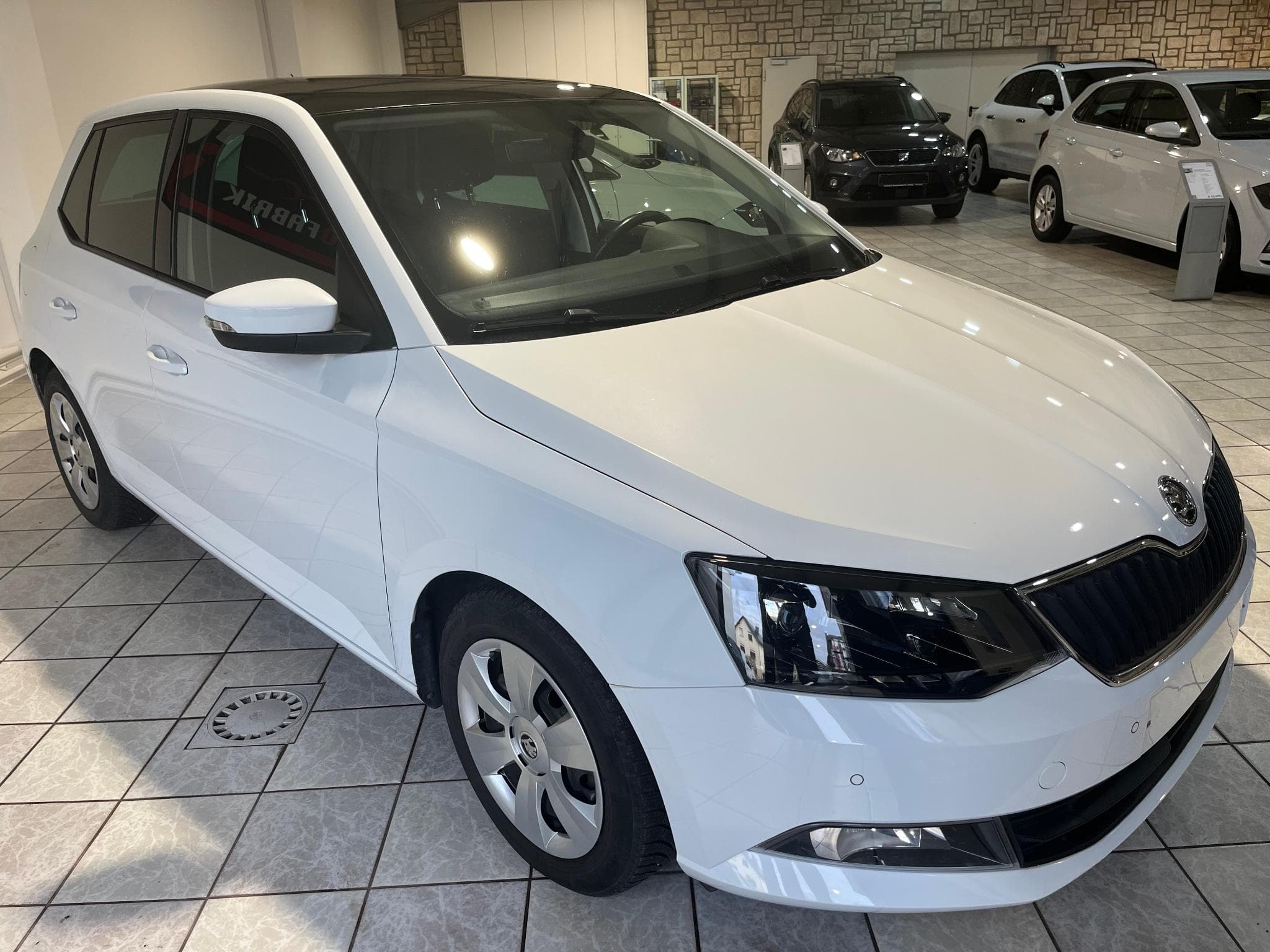 Skoda Fabia 1.2 TSI 110ch Style Greentec (2016) - Foto 7
