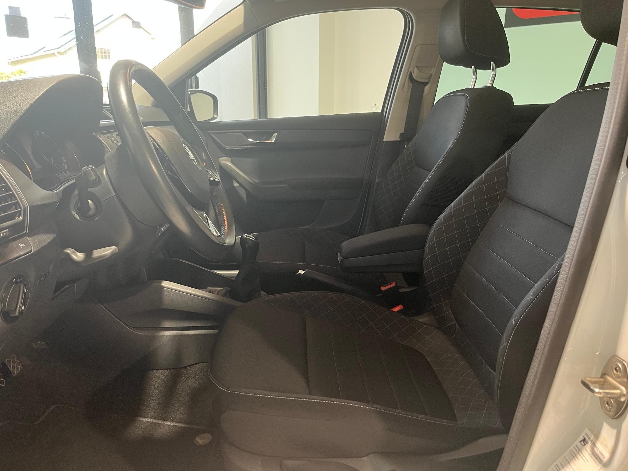 Skoda Fabia 1.2 TSI 110ch Style Greentec (2016) - Foto 13