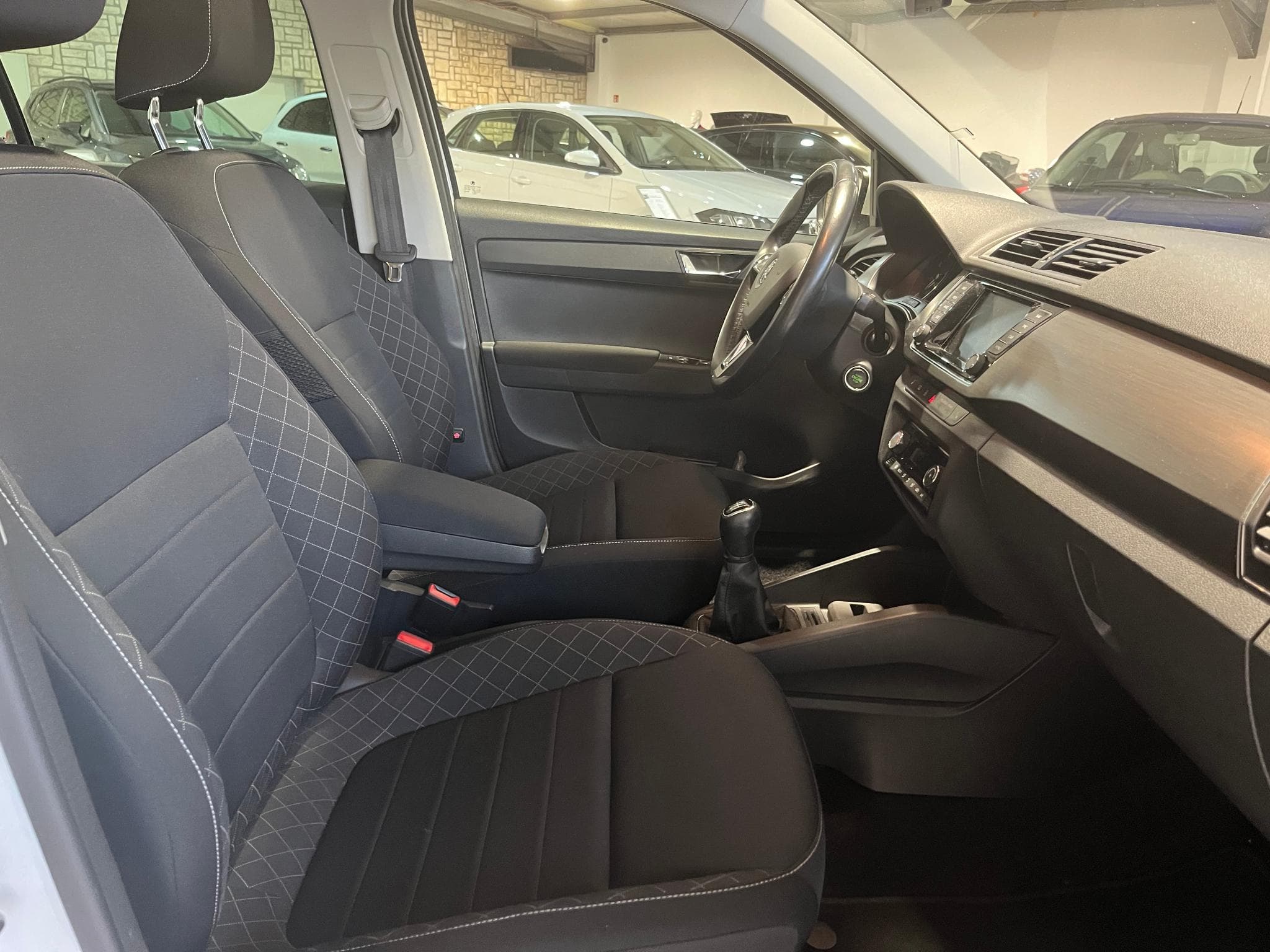 Skoda Fabia 1.2 TSI 110ch Style Greentec (2016) - Foto 19