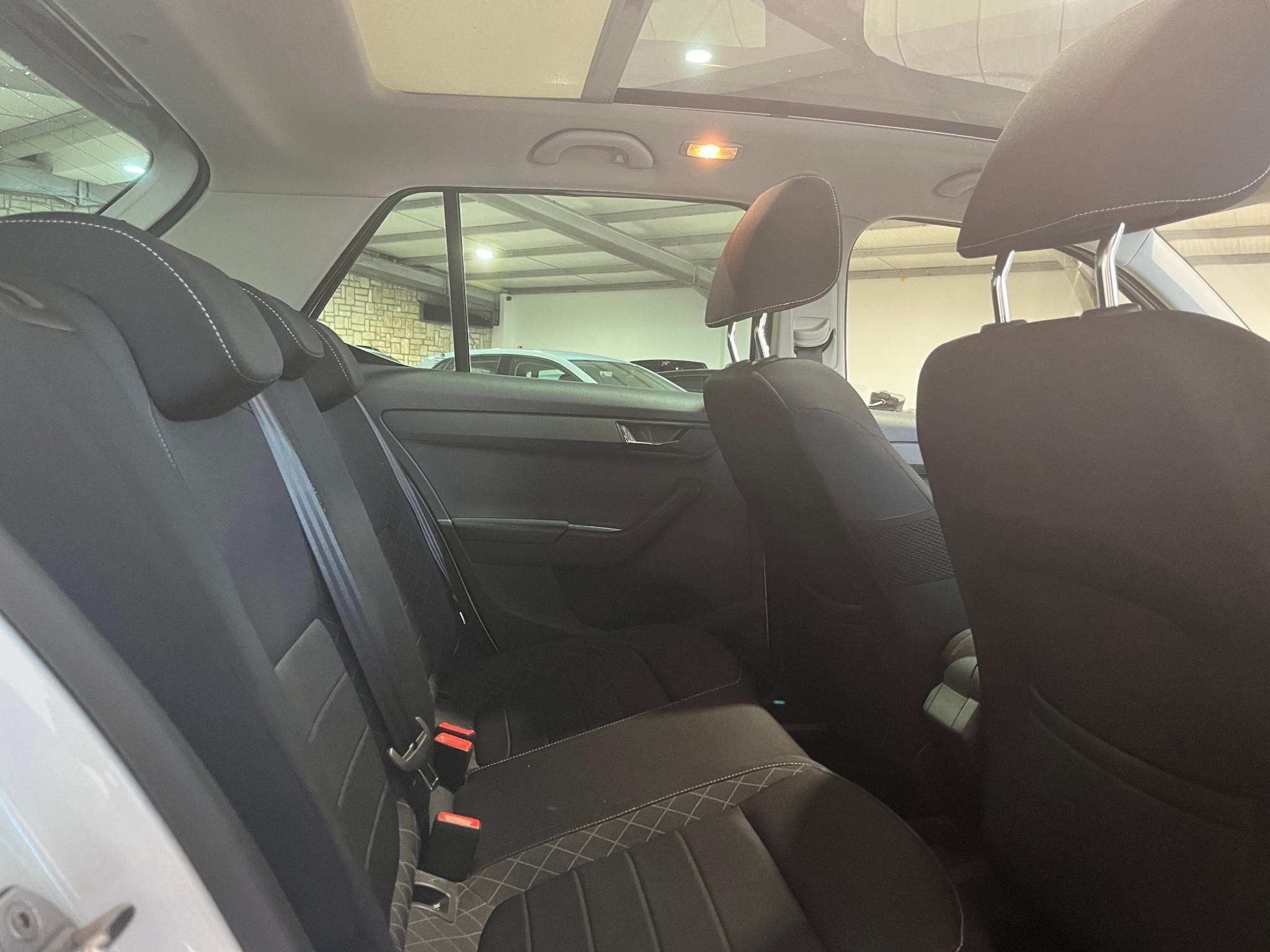 Skoda Fabia 1.2 TSI 110ch Style Greentec (2016) - Foto 20