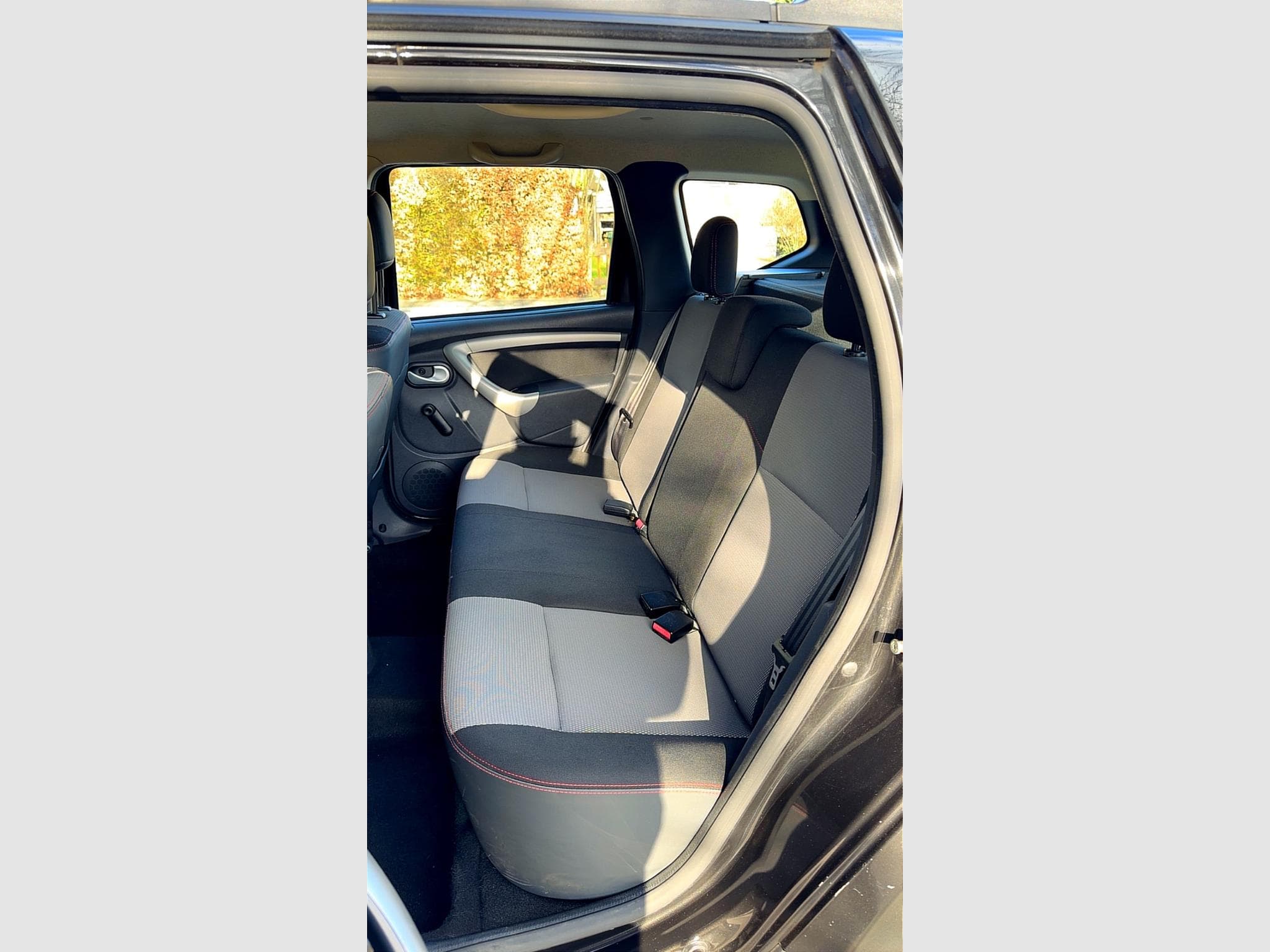 Dacia Duster 1.5 dci (2013) - Foto 8