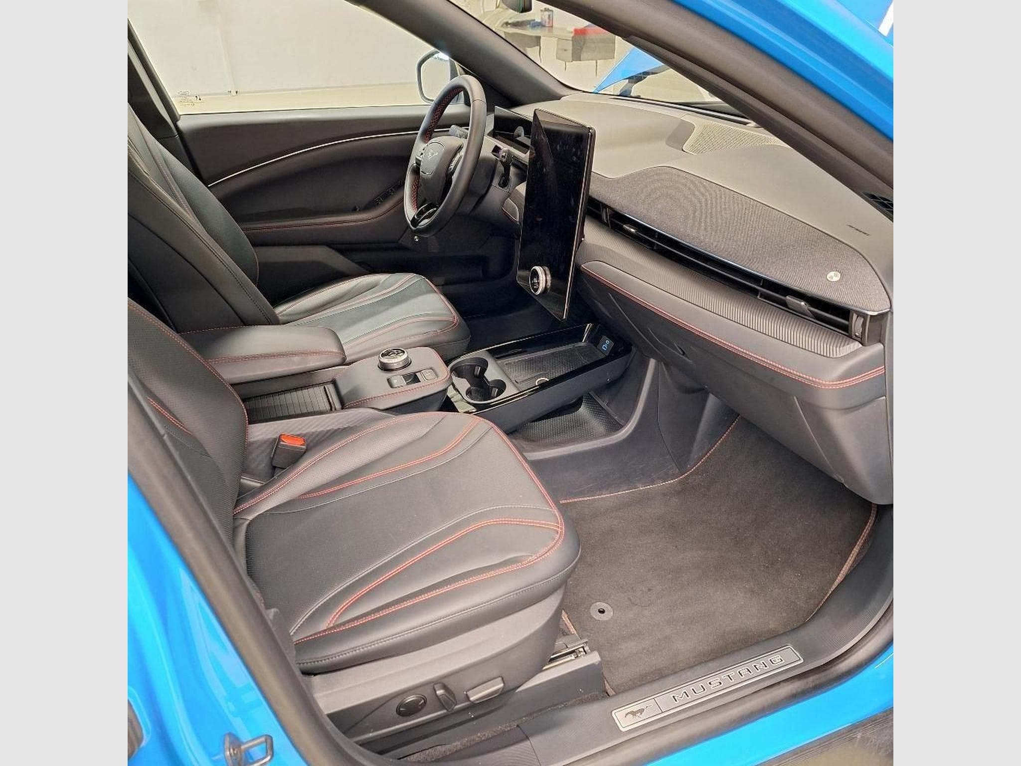 Ford Mustang Mach-E 99KWH EXT. RANGE PREMIUM RWD (2024) - Foto 8