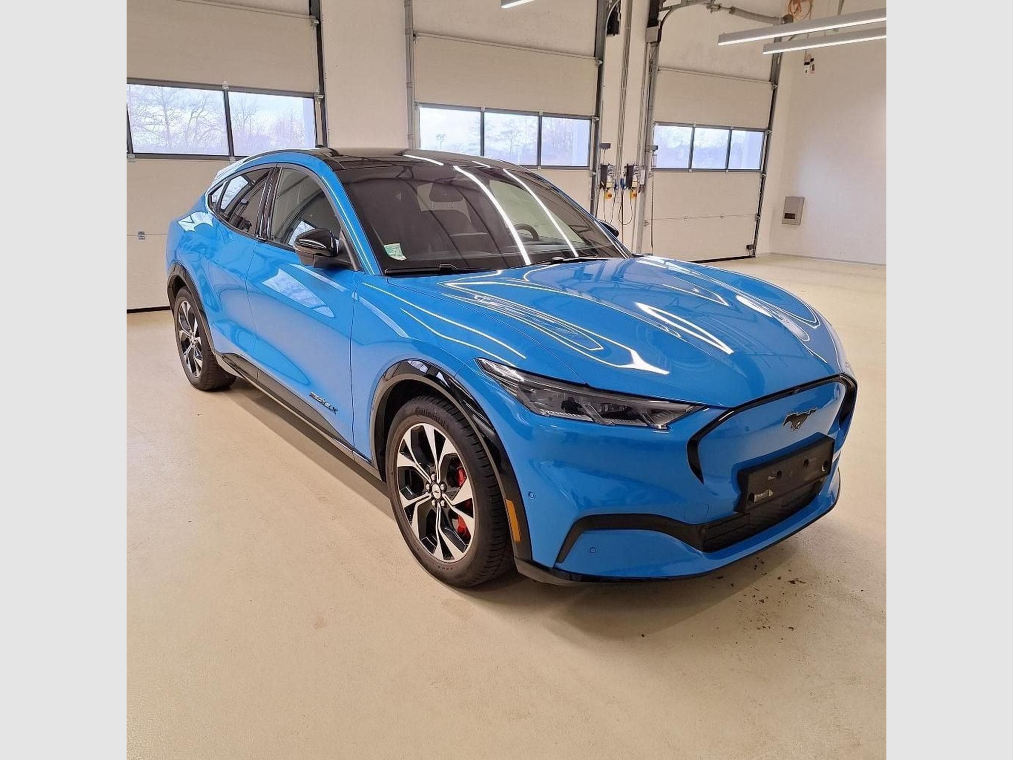 Ford Mustang Mach-E 99KWH EXT. RANGE PREMIUM RWD (2024) - Foto 3