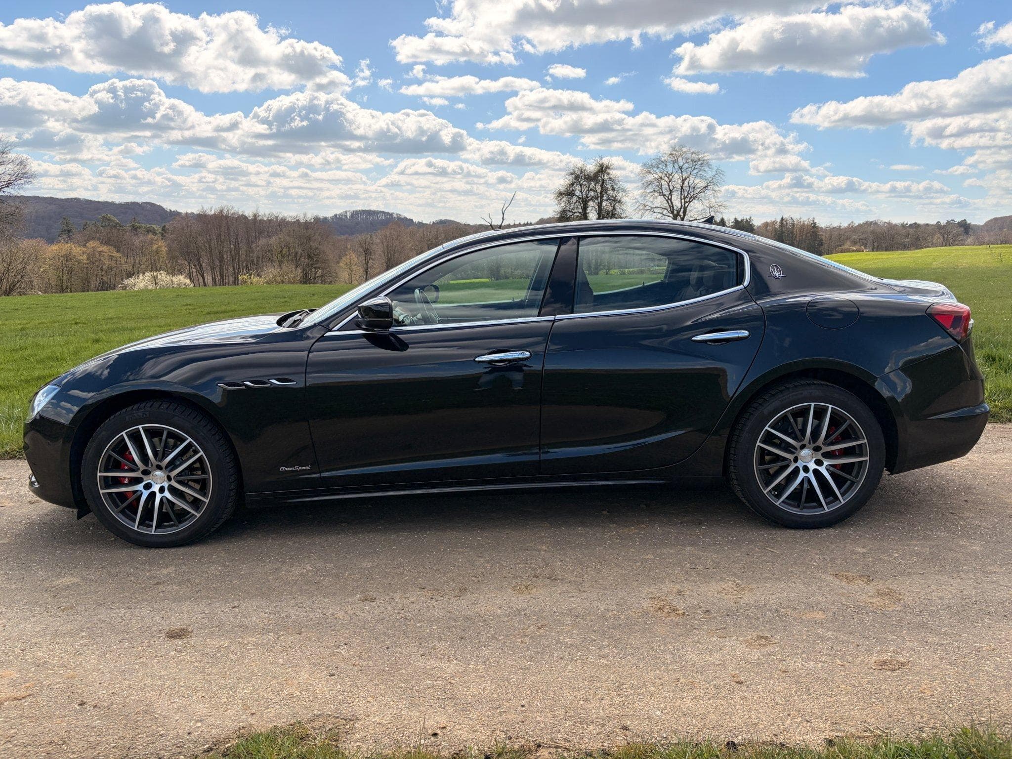 Maserati Ghibli Modena Gransport (2022) - Photo 1