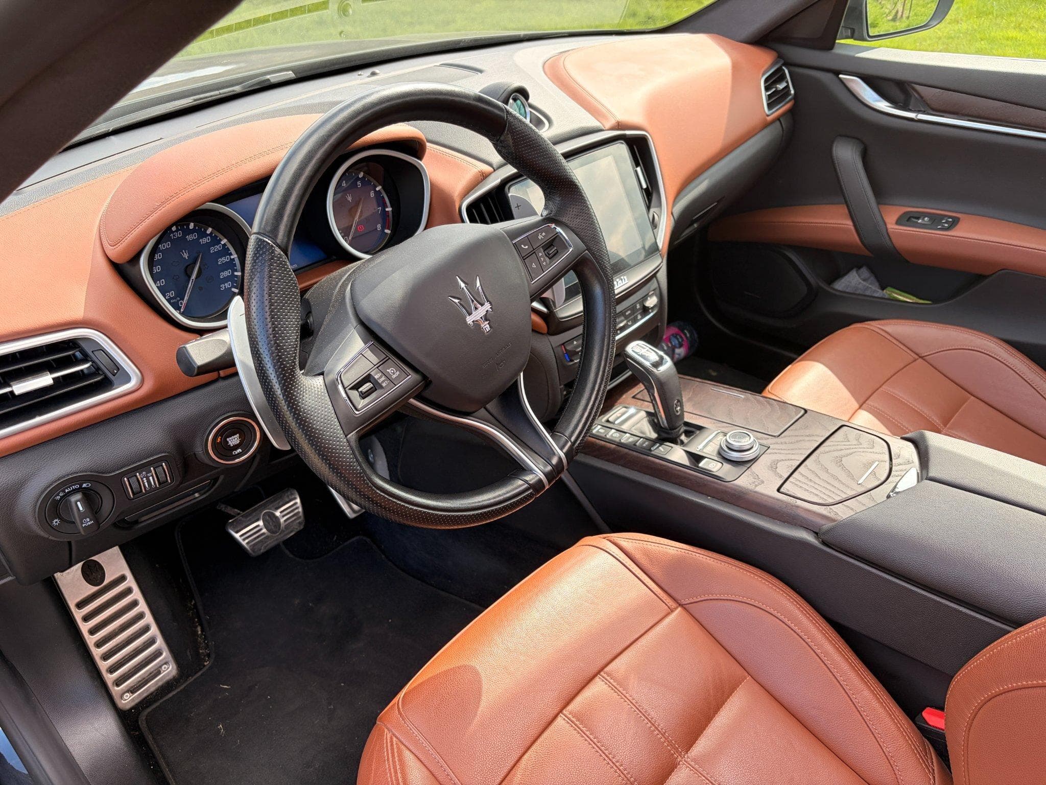 Maserati Ghibli Modena Gransport (2022) - Photo 8