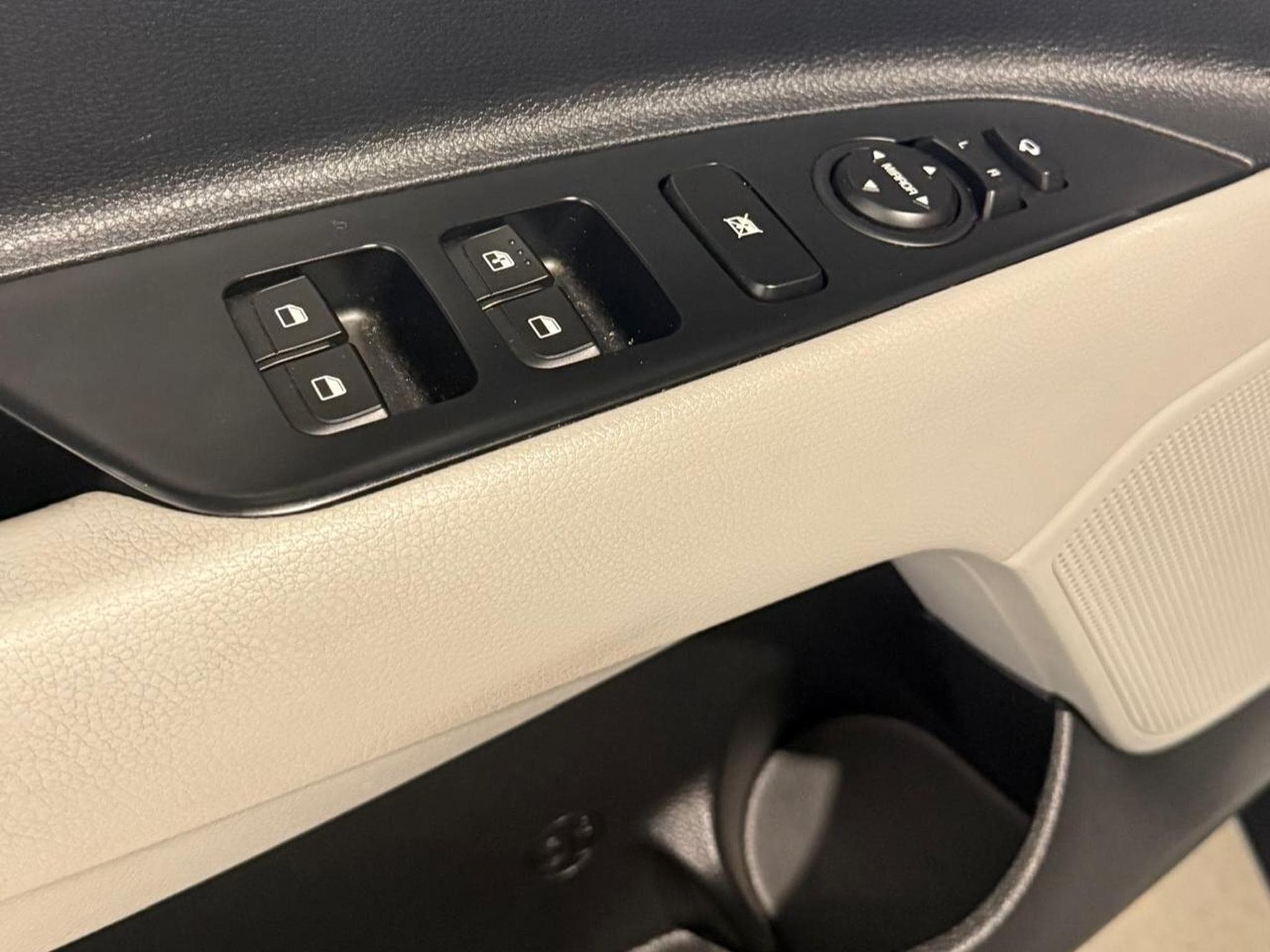 Kia Stonic Spirit (2018) - Photo 6