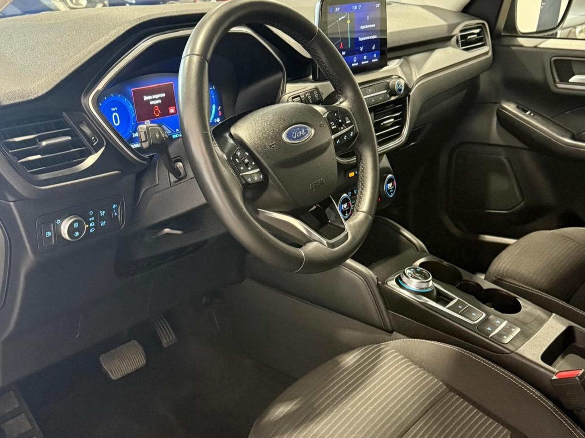 Ford Kuga (2022) - Photo 8