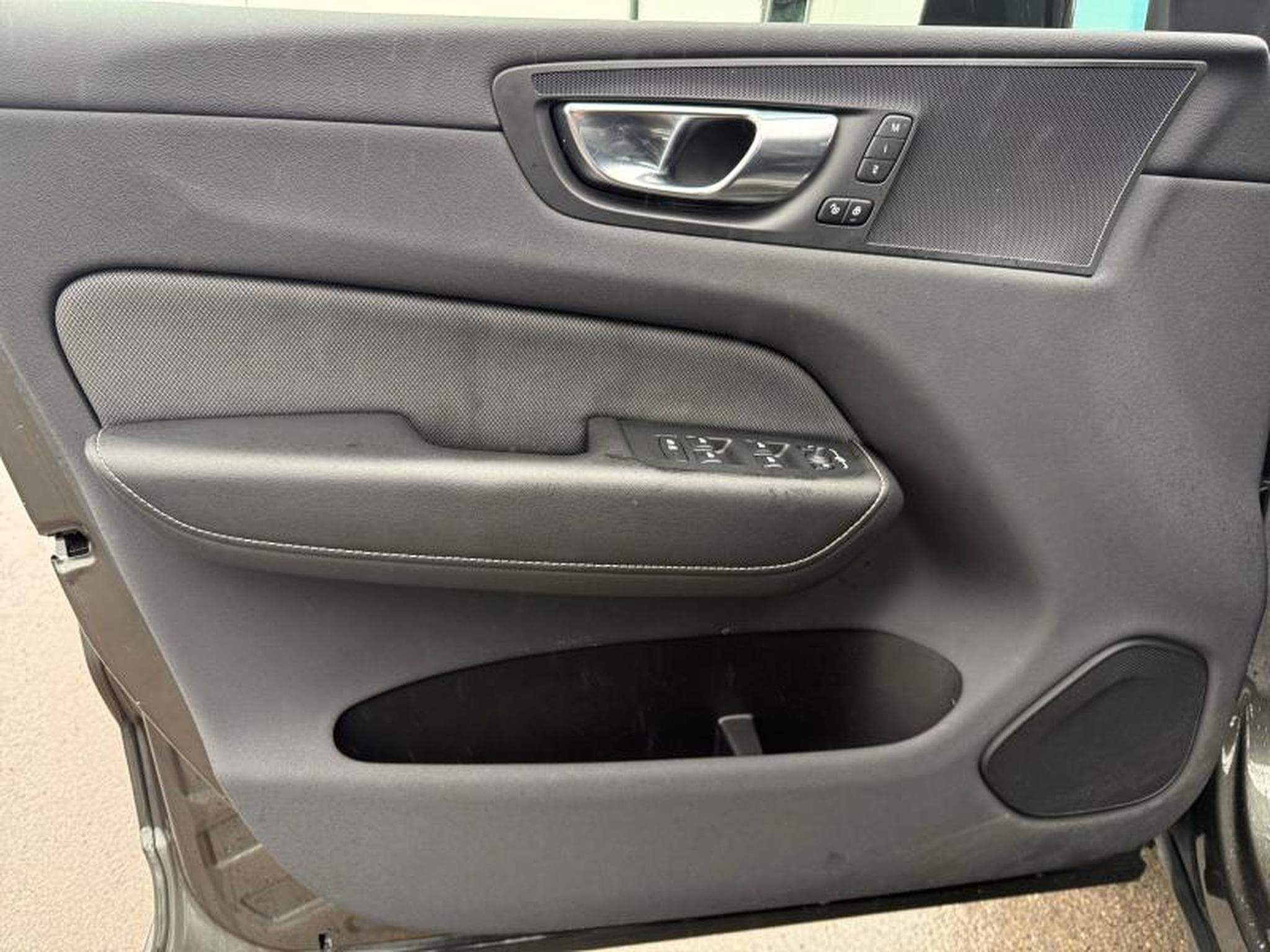 Volvo XC60 T5 R Design / Essence (2020) - Photo 20