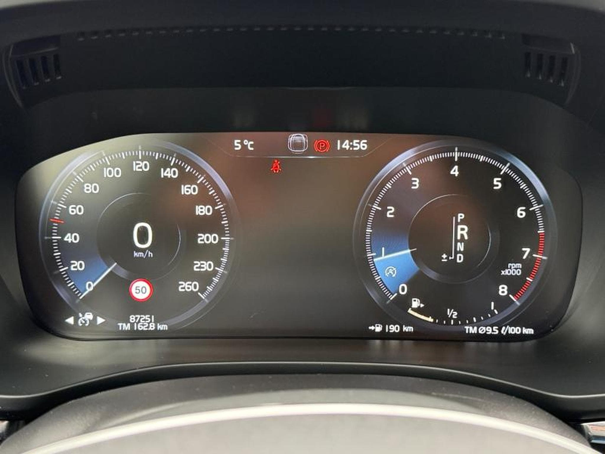 Volvo XC60 T5 R Design / Essence (2020) - Photo 39