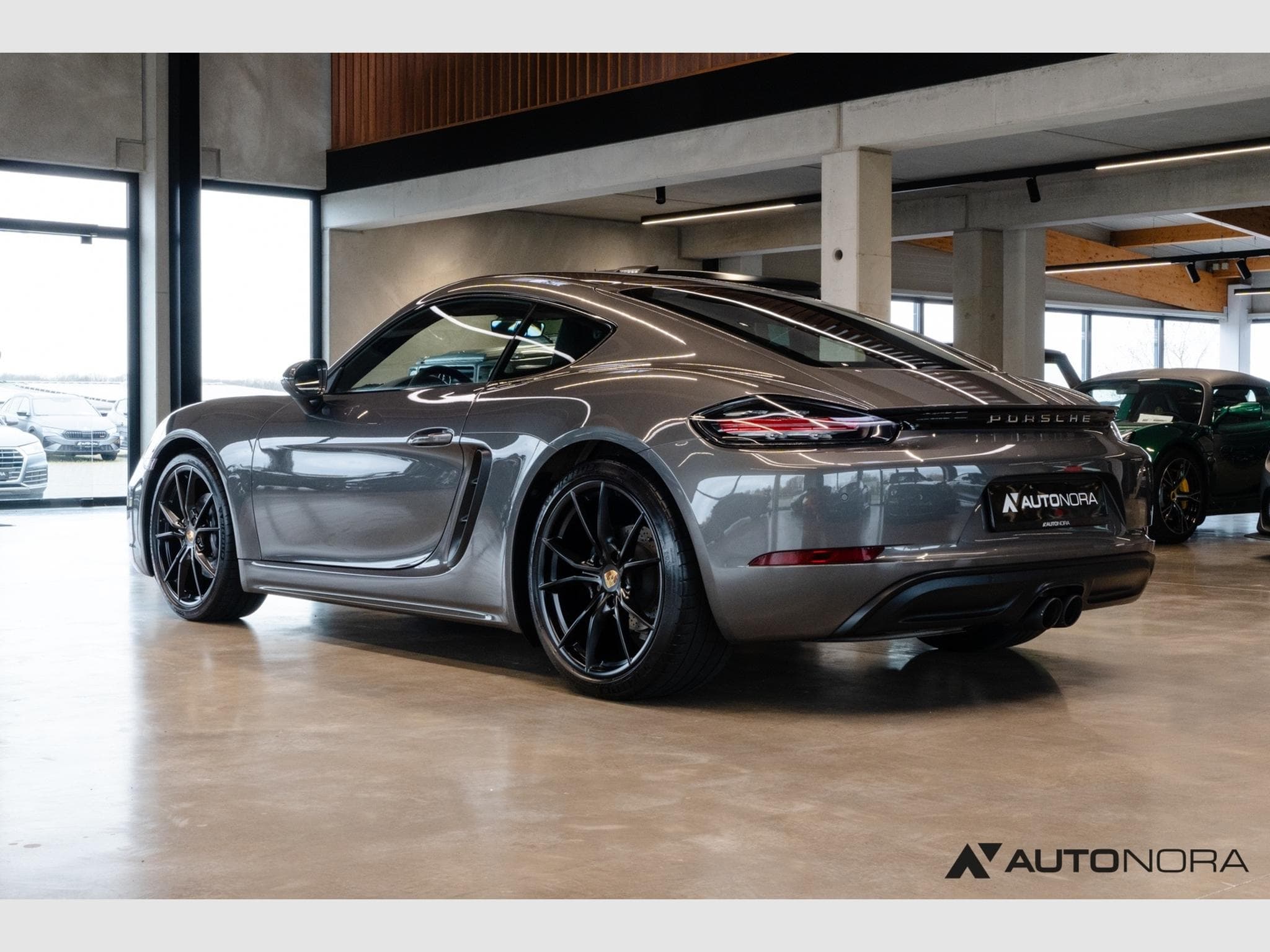 Porsche Cayman (2017) - Photo 8