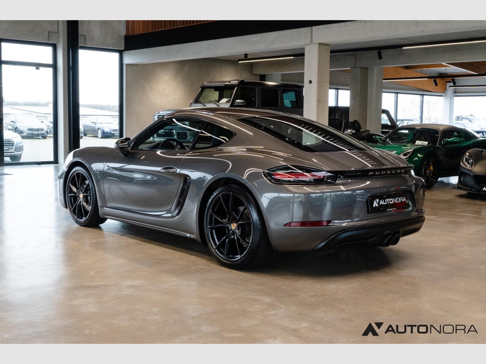 Porsche Cayman (2017) - Photo 2