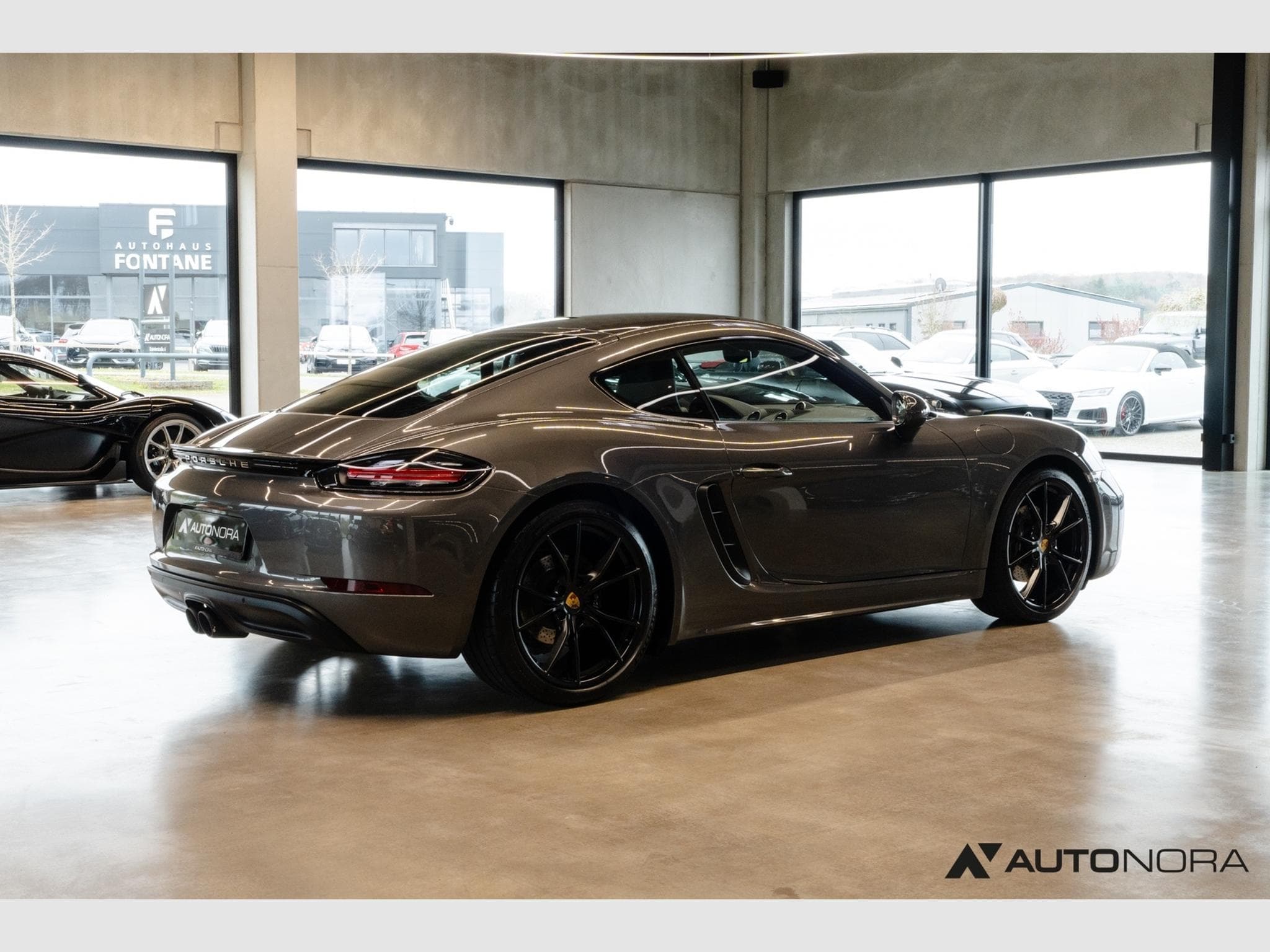 Porsche Cayman (2017) - Photo 4