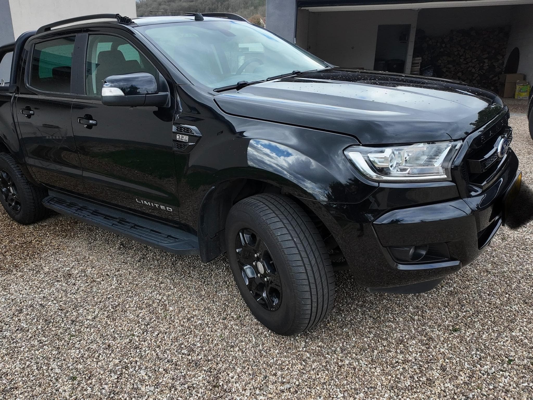 Ford Ranger Black Edition 59EBJ4 (2019) - Photo 1