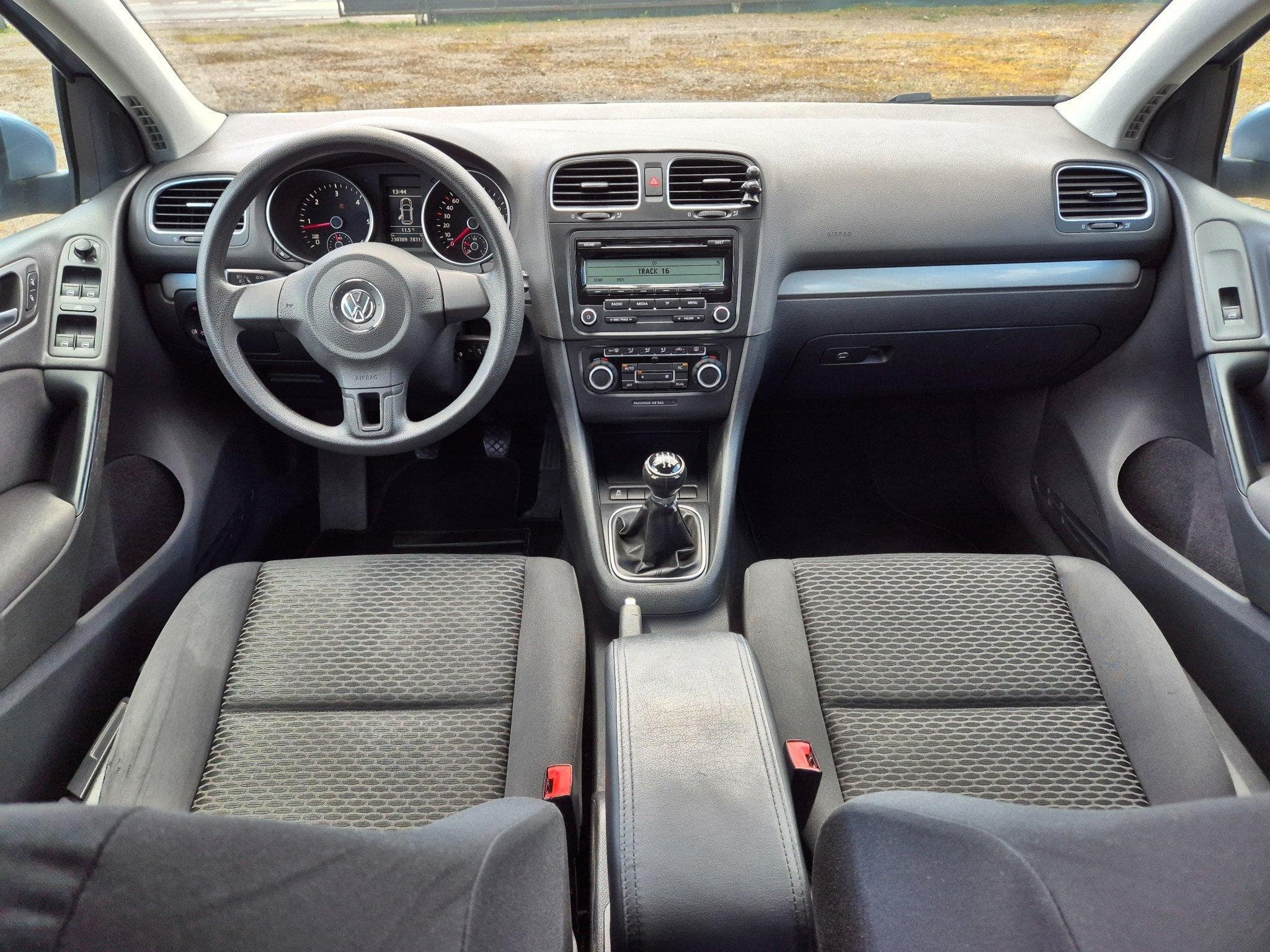 VW Golf 1.6 TDI 105 Comfortline (2010) - Photo 3