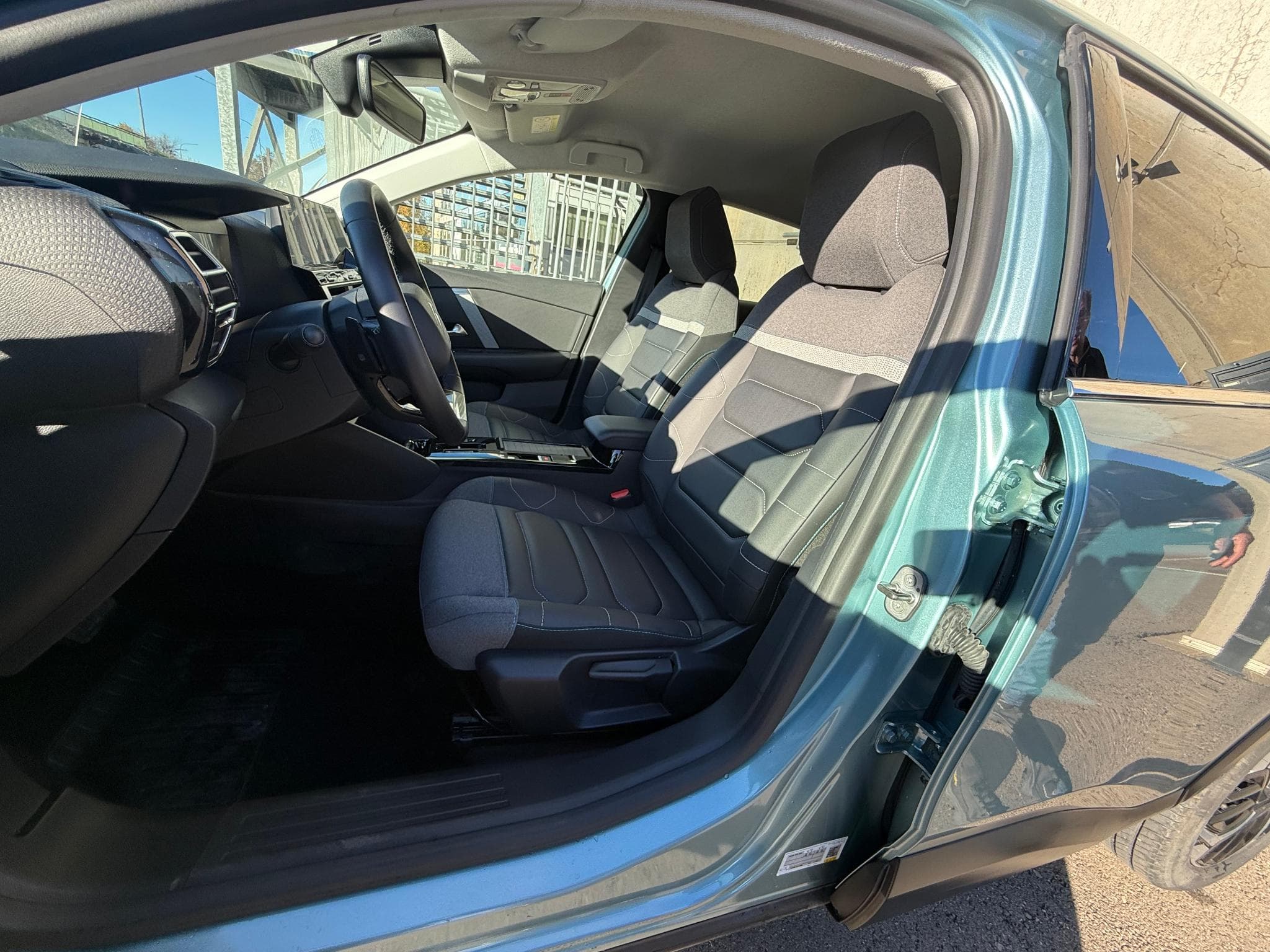 Citroën C4 1.2 PURETECH 130 EAT8 MAX (2023) - Photo 5