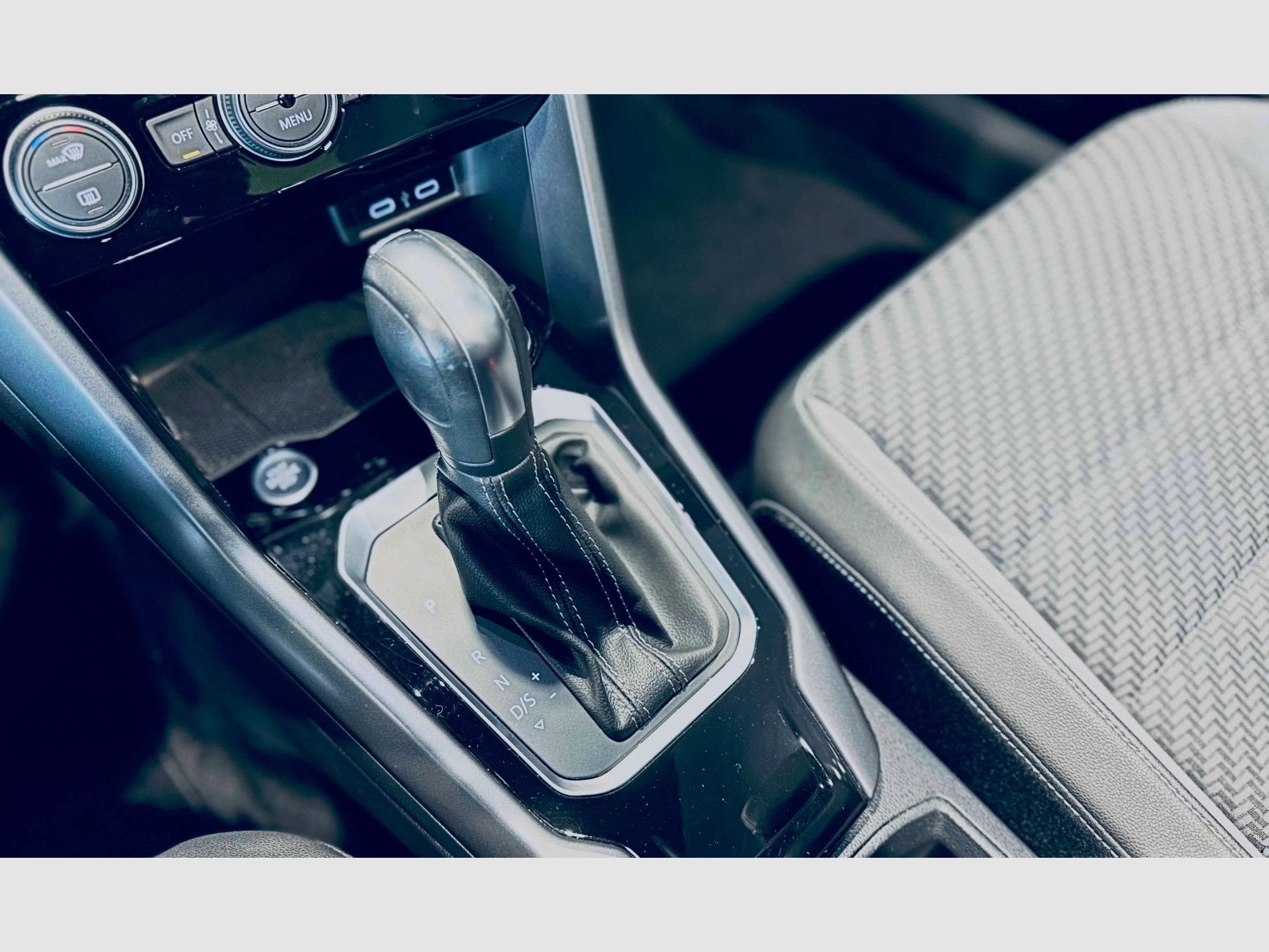 VW T-Roc T-ROC CABRIOLET R-LINE TSI DSG (2020) - Photo 10