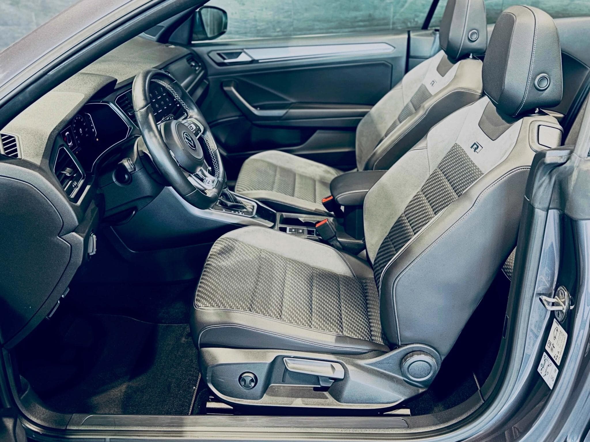 VW T-Roc T-ROC CABRIOLET R-LINE TSI DSG (2020) - Photo 6