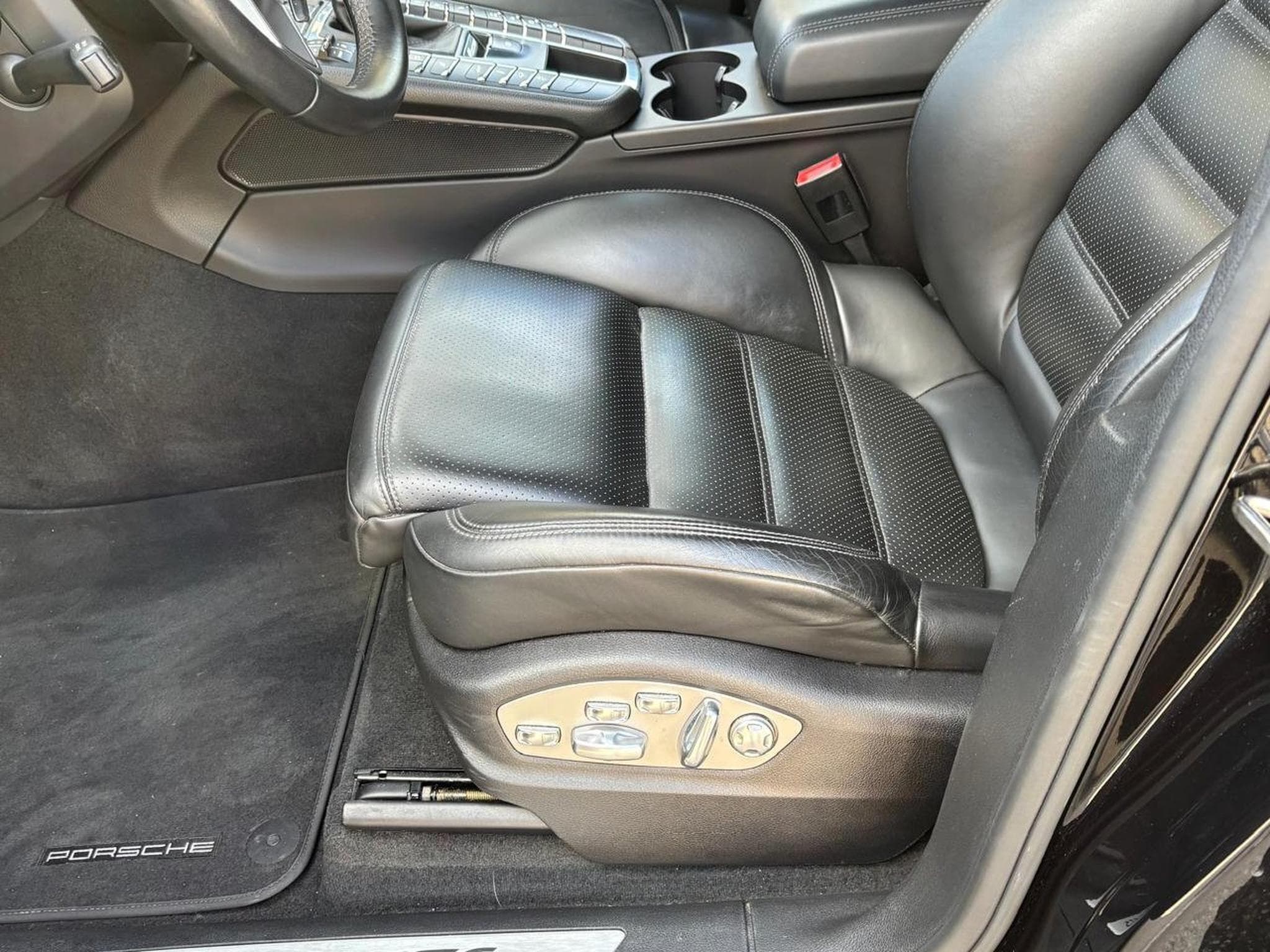 Porsche Macan GTS (2017) - Photo 8