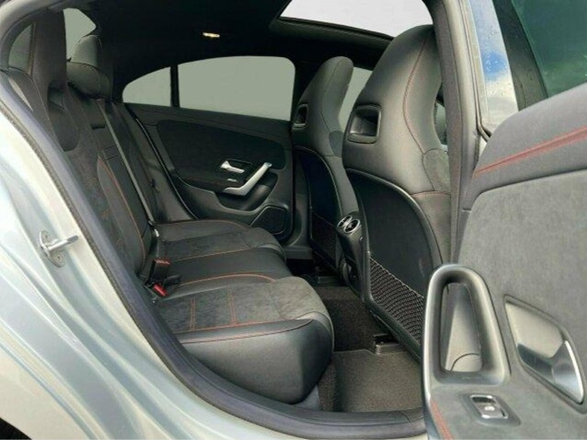 Mercedes CLA 200 AMG Coupe (2023) - Photo 3