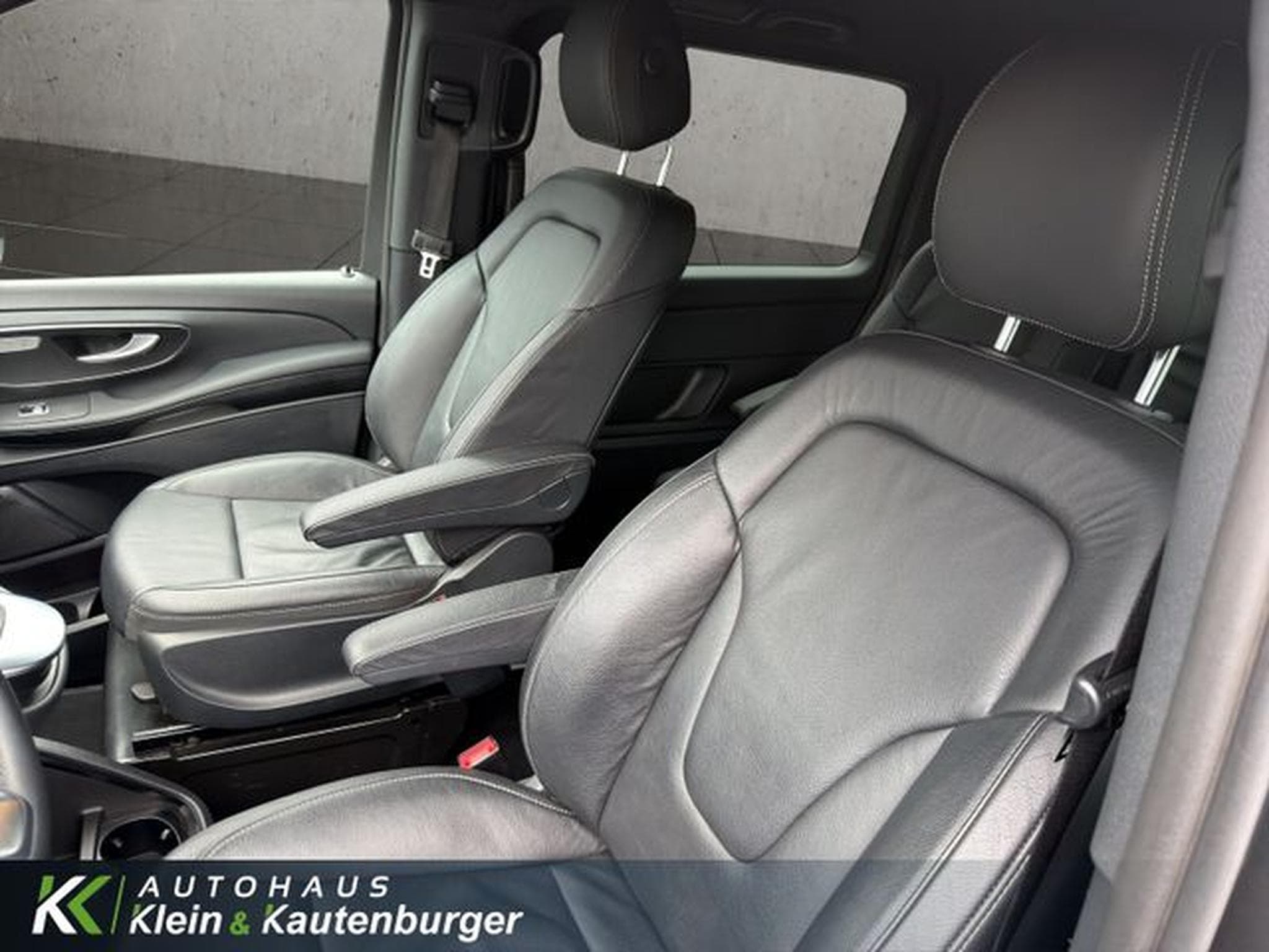 Mercedes V V 250 d AMG Edition 4M kompakt+NIGHT+LEDER+TISCH (2021) - Photo 13