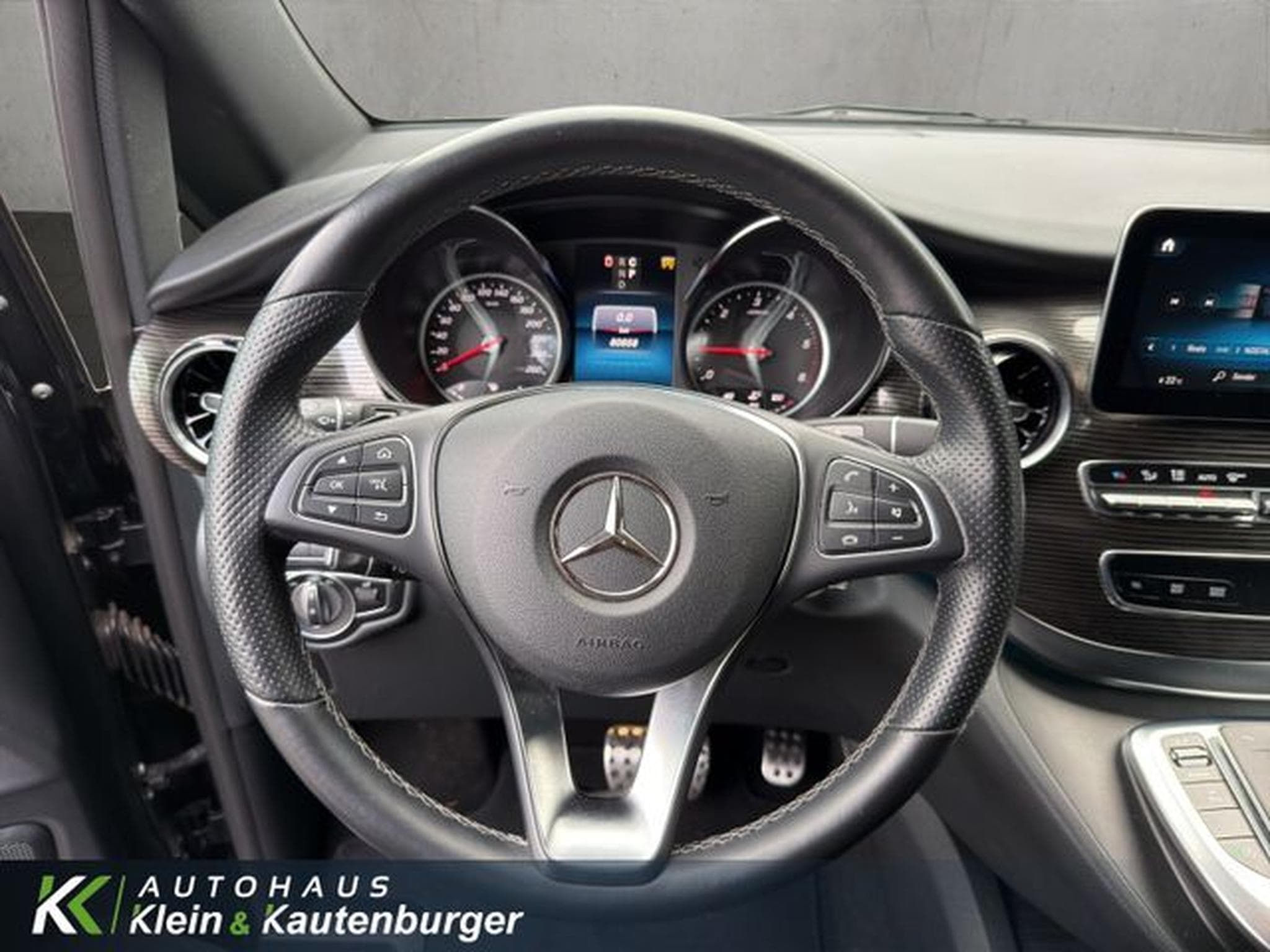Mercedes V V 250 d AMG Edition 4M kompakt+NIGHT+LEDER+TISCH (2021) - Photo 14
