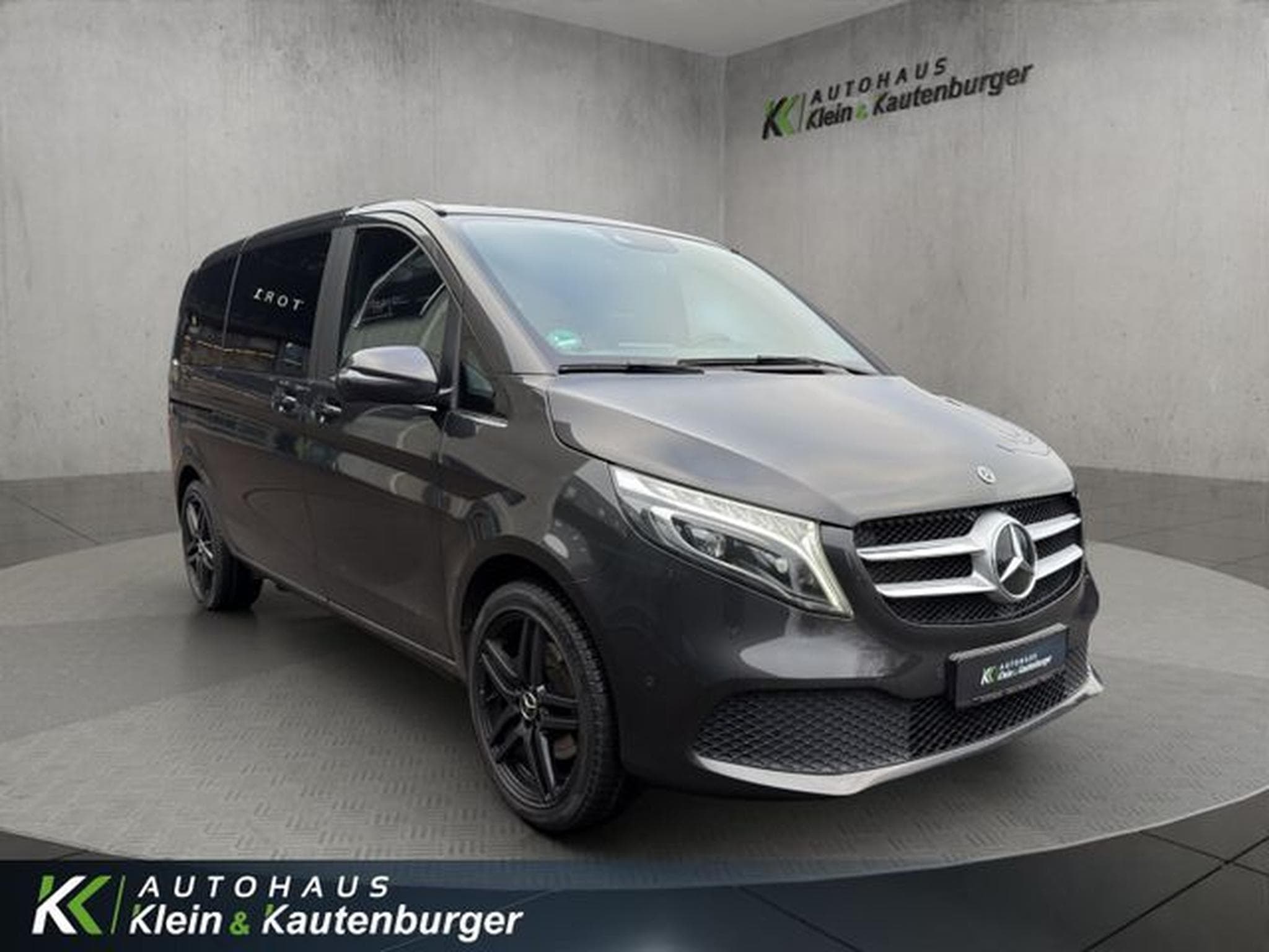 Mercedes V V 250 d AMG Edition 4M kompakt+NIGHT+LEDER+TISCH (2021) - Photo 3