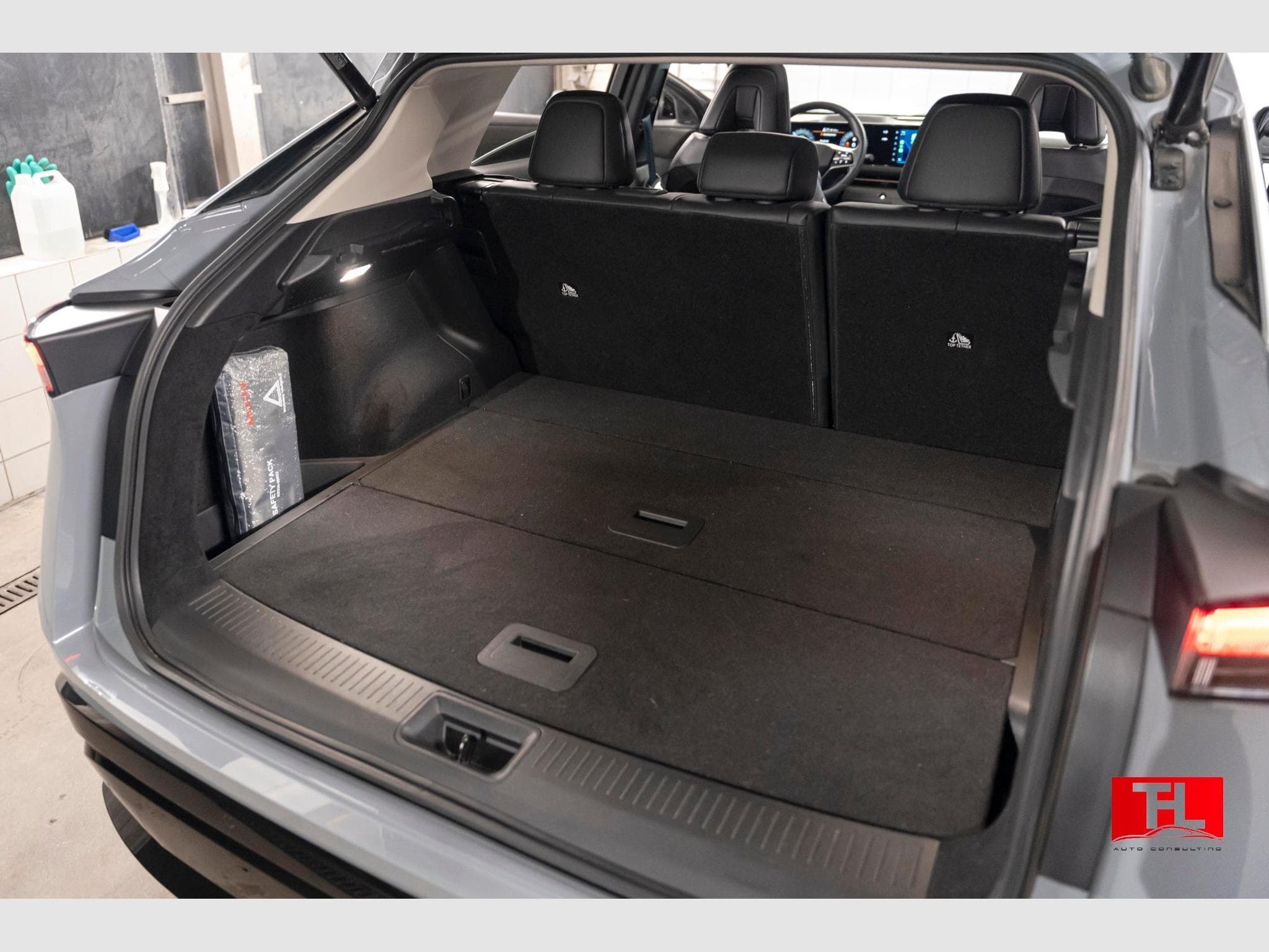 Nissan Ariya Evolve Pack 87 kWH 20"/Bose®/HUD/Pano (2023) - Photo 13