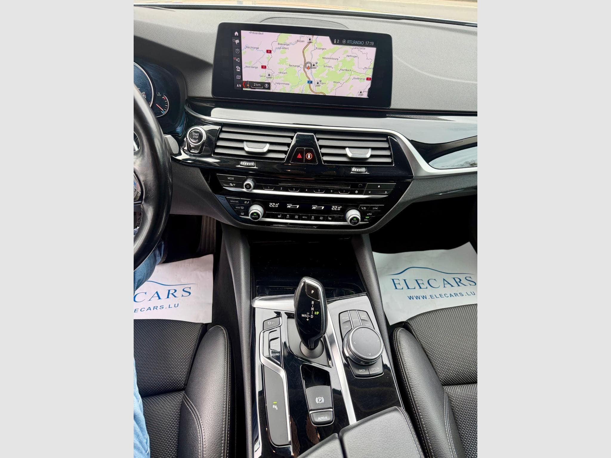 BMW 520 d xDrive Touring Sport Line HEAD-UP/CAM/HARMANN (2017) - Photo 12