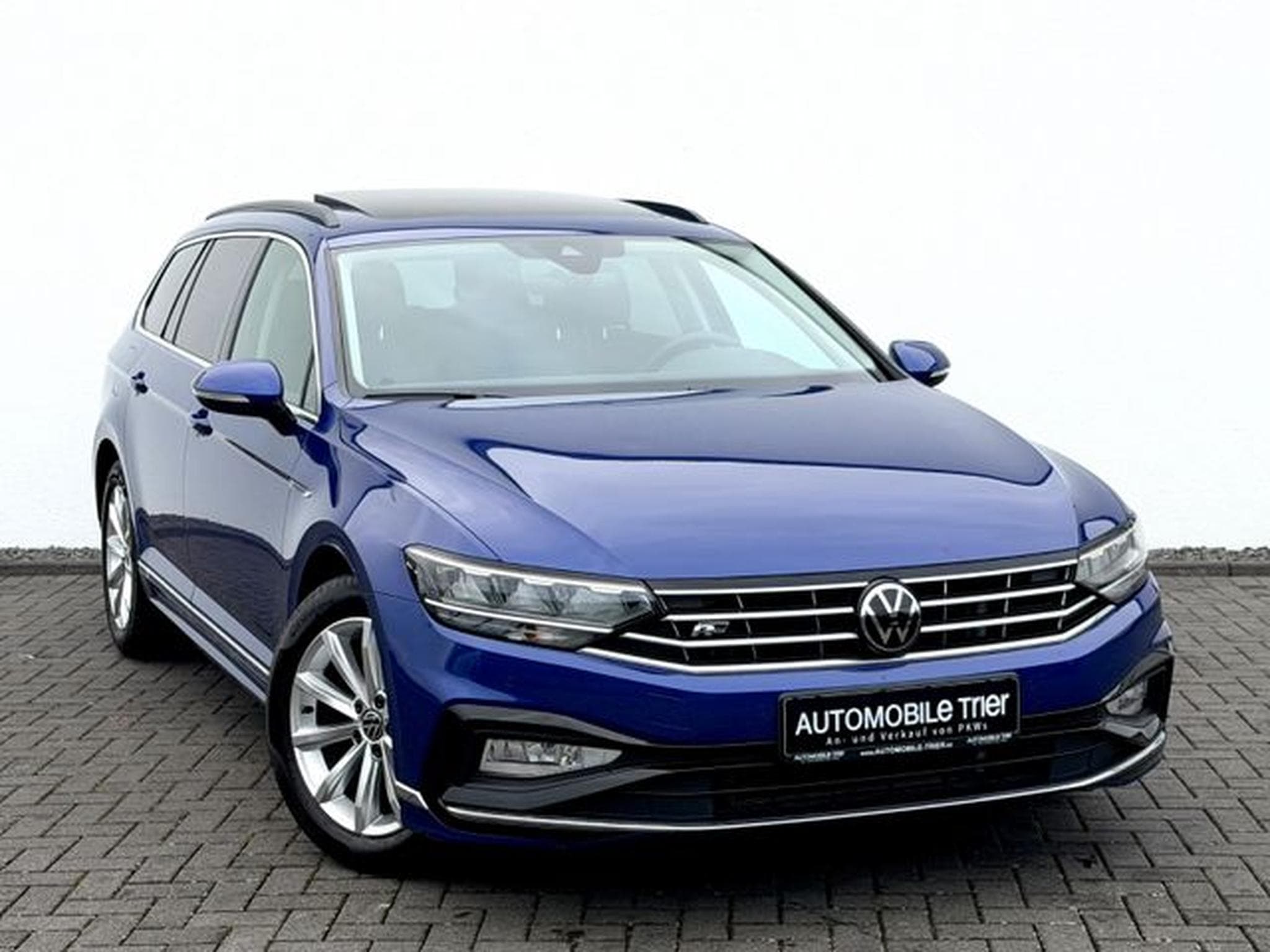 VW Passat Passat Variant 2.0 TDI R line /Led/Pano/App/ (2022) - Foto 3