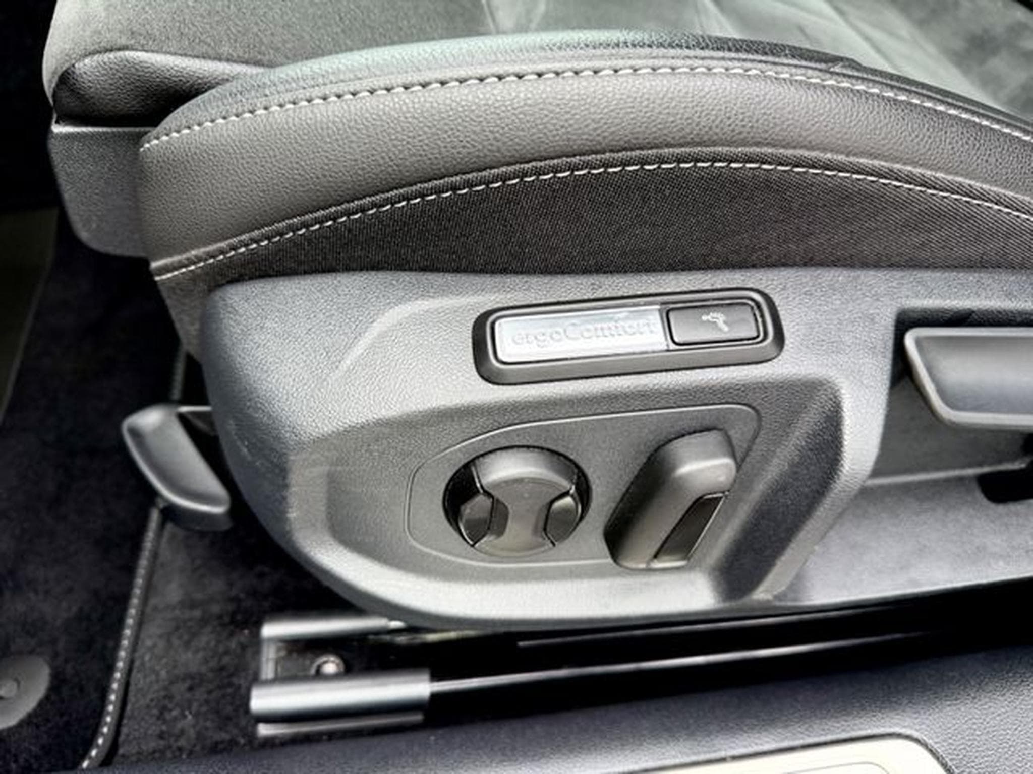 VW Arteon Arteon R line 2.0 TSI DSG 4Motion /LED/ACC/CAM (2021) - Photo 17