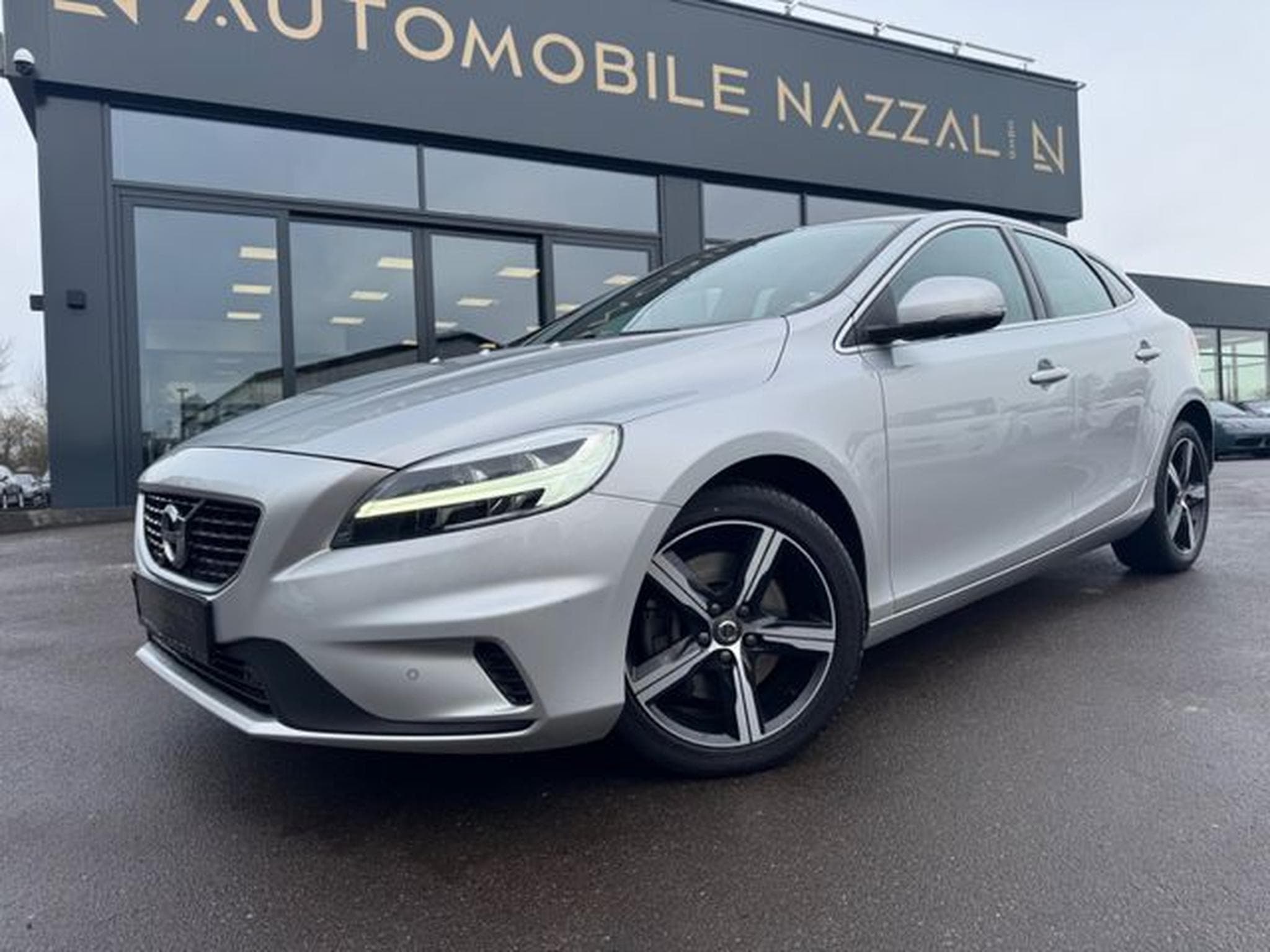 Volvo V40 V40 R-DESIGN AUTOMATIK*VOLL-LED*NAVI*SHZ*1.HAND* (2019) - Foto 12