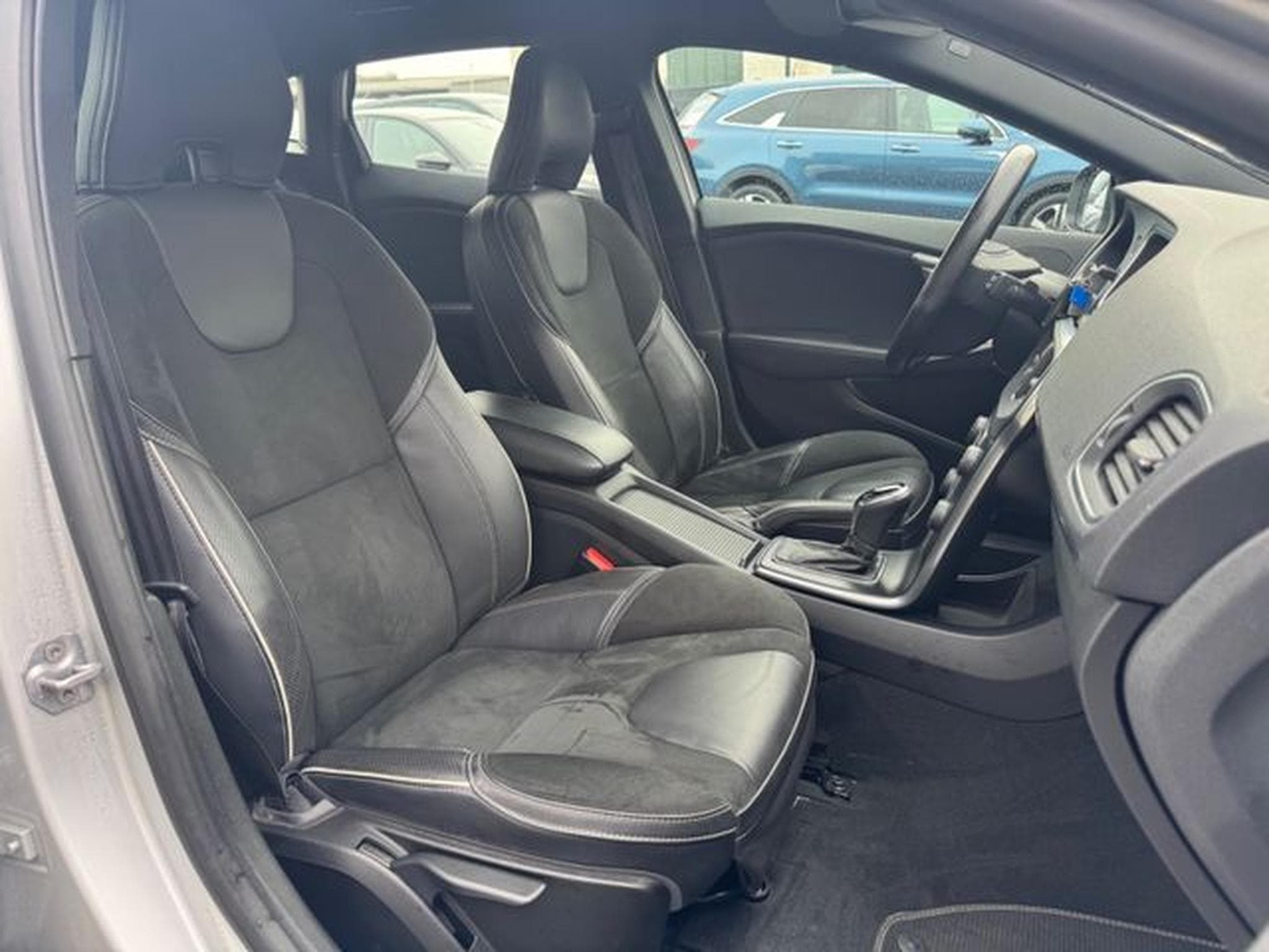 Volvo V40 V40 R-DESIGN AUTOMATIK*VOLL-LED*NAVI*SHZ*1.HAND* (2019) - Foto 15