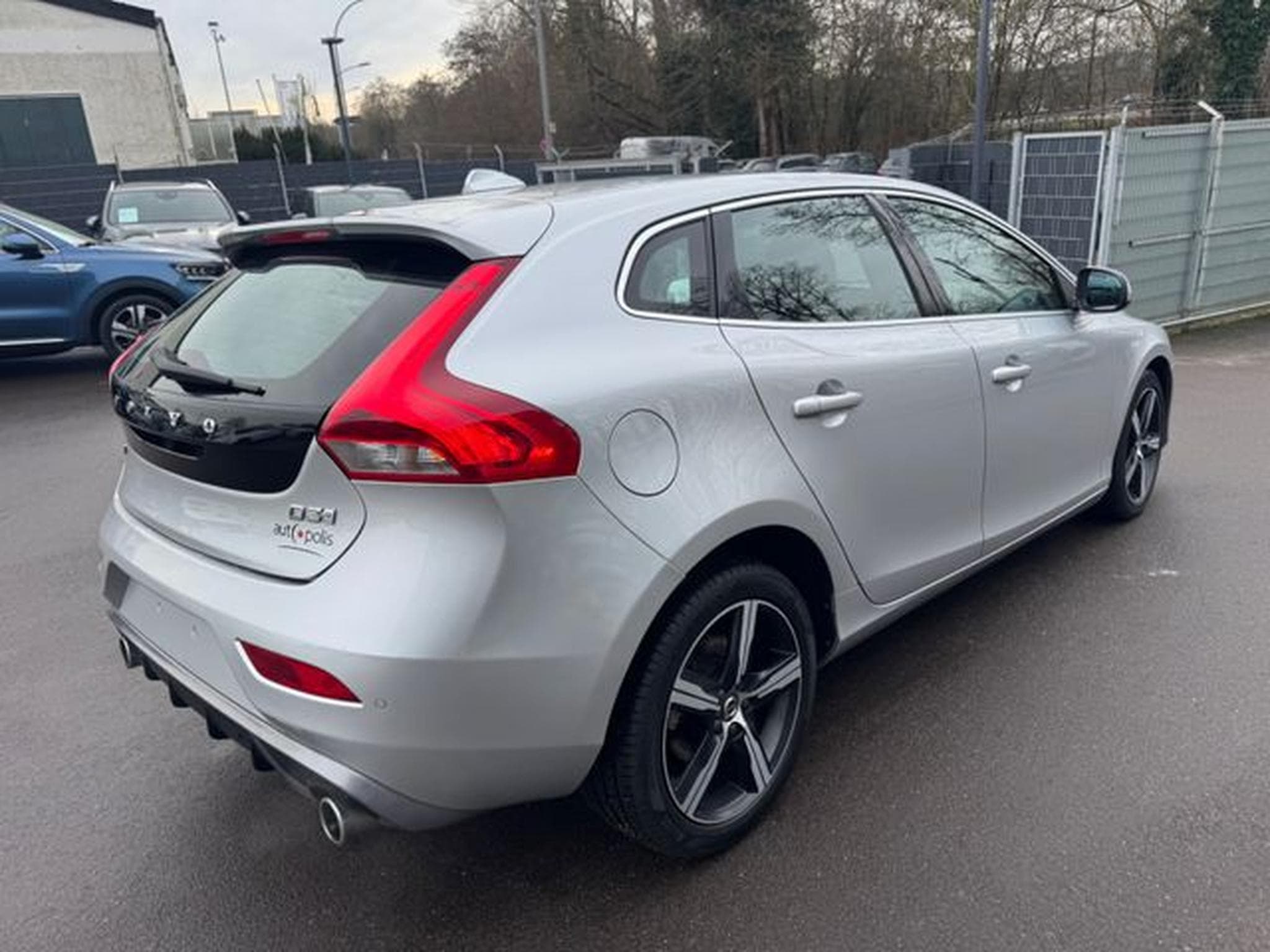 Volvo V40 V40 R-DESIGN AUTOMATIK*VOLL-LED*NAVI*SHZ*1.HAND* (2019) - Foto 6