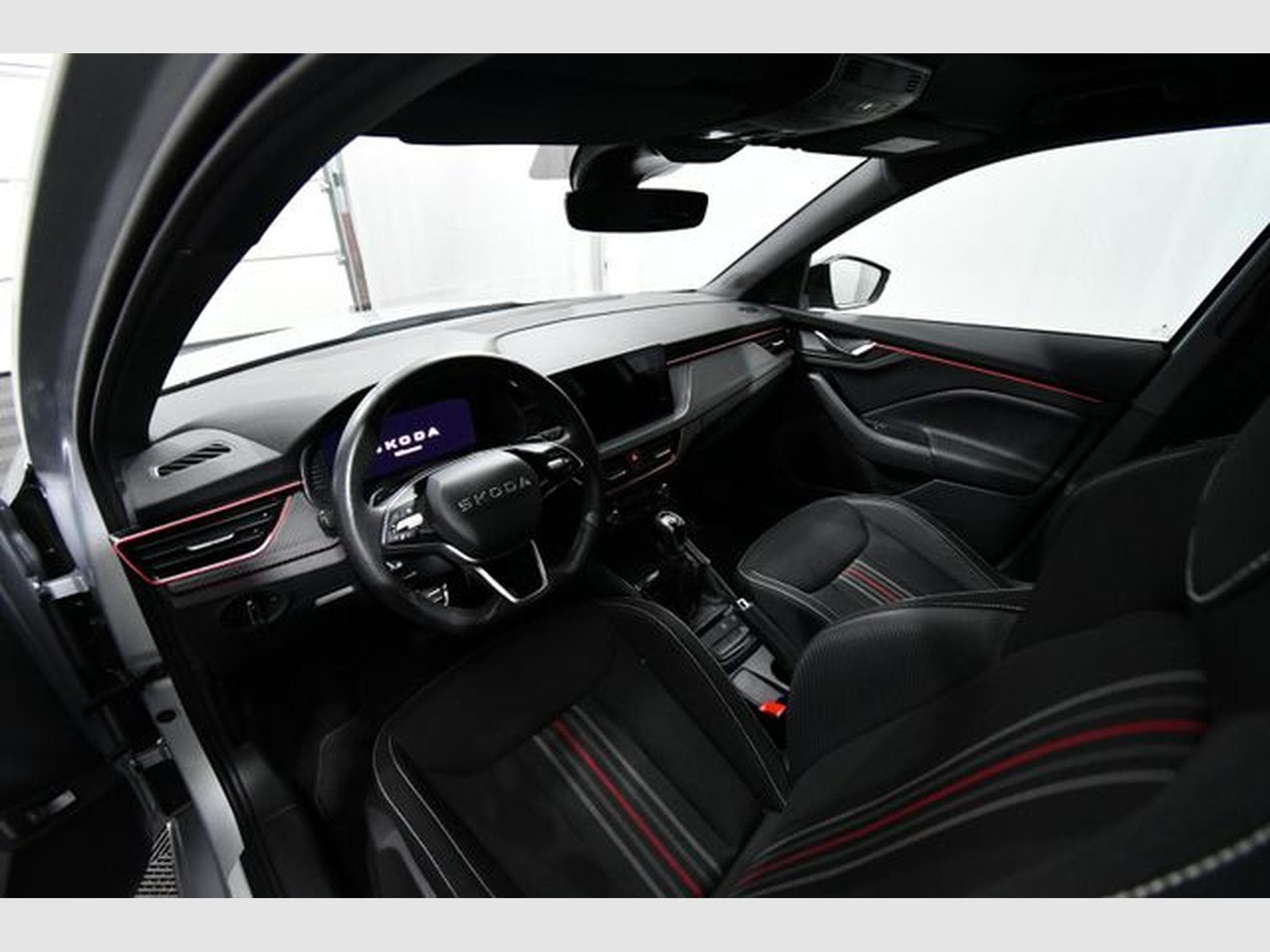 Skoda Kamiq Kamiq Monte Carlo, AHK, Pano., Navi, ACC, R-View (2025) - Foto 5