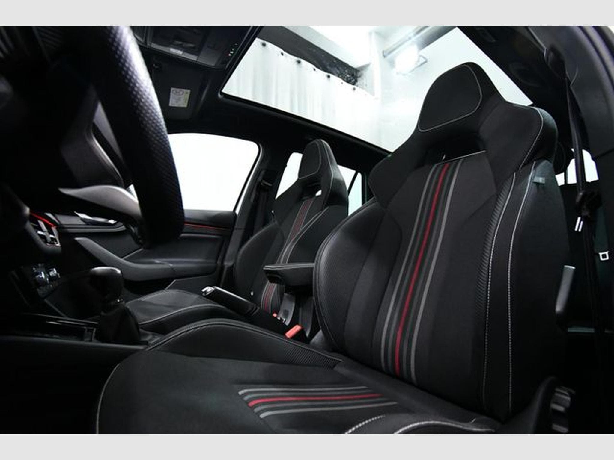 Skoda Kamiq Kamiq Monte Carlo, AHK, Pano., Navi, ACC, R-View (2025) - Foto 6