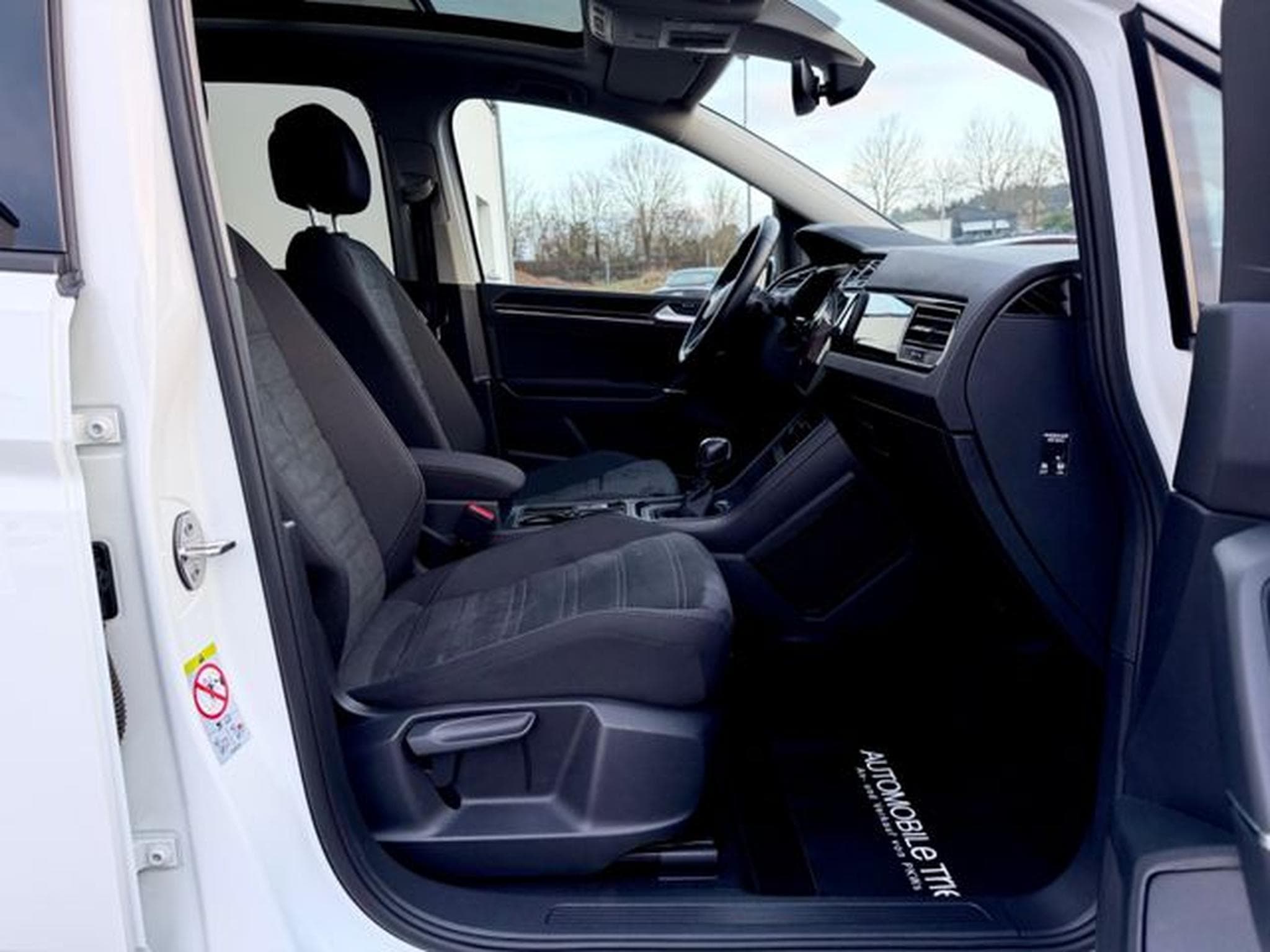 VW Touran Touran 2.0 TDI DSG /NAVI/CAM/MASSAGE/GARANTIE/ (2024) - Foto 13