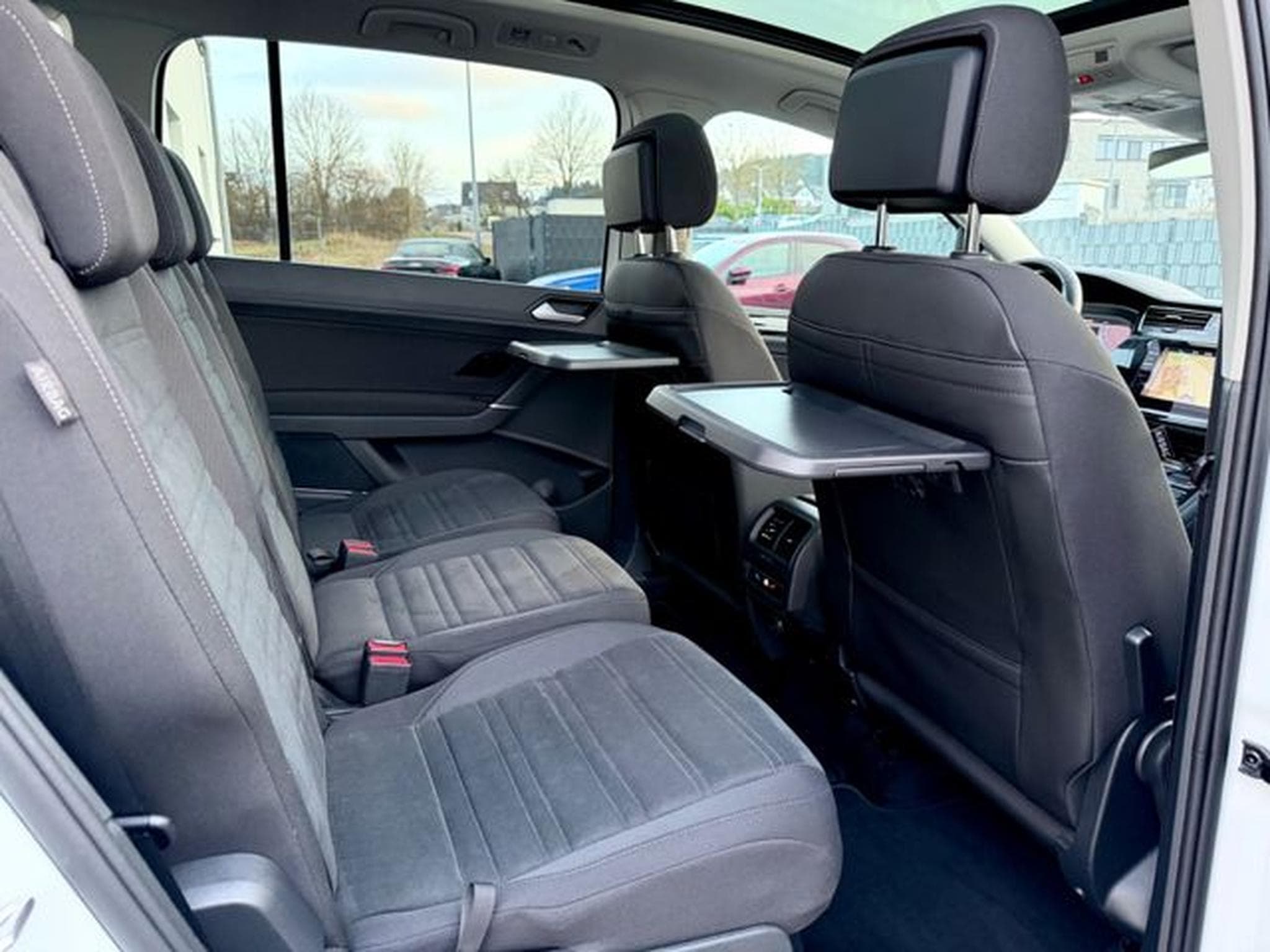 VW Touran Touran 2.0 TDI DSG /NAVI/CAM/MASSAGE/GARANTIE/ (2024) - Foto 15