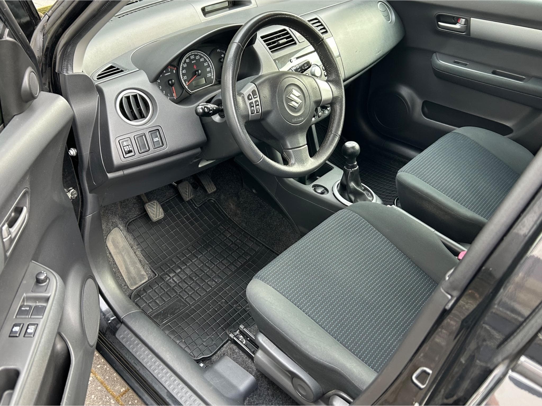 Suzuki Swift (2009) - Foto 3