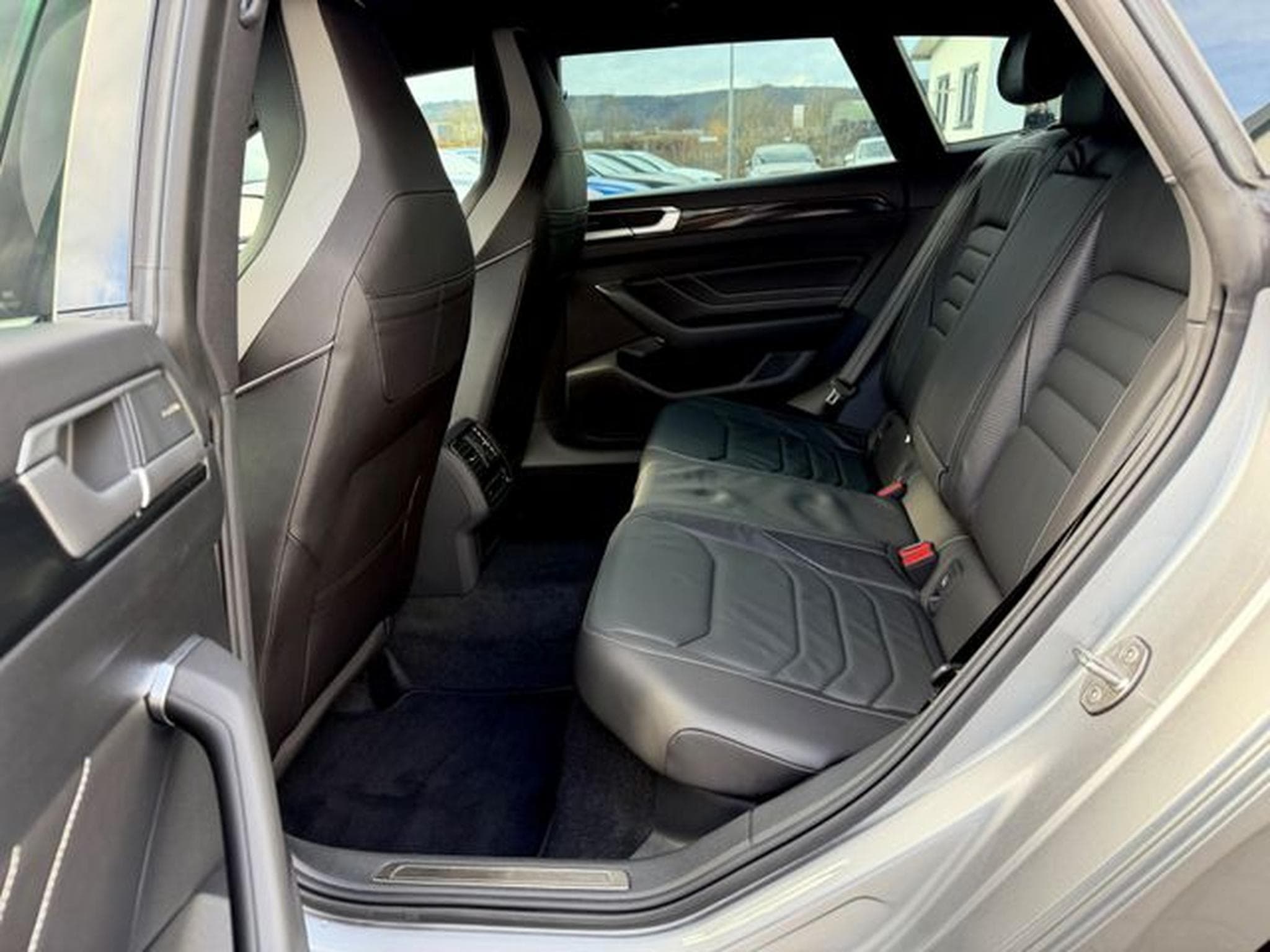 VW Arteon Arteon Shooting Brake R line 2.0 TSI DSG 1.Hand (2022) - Photo 14