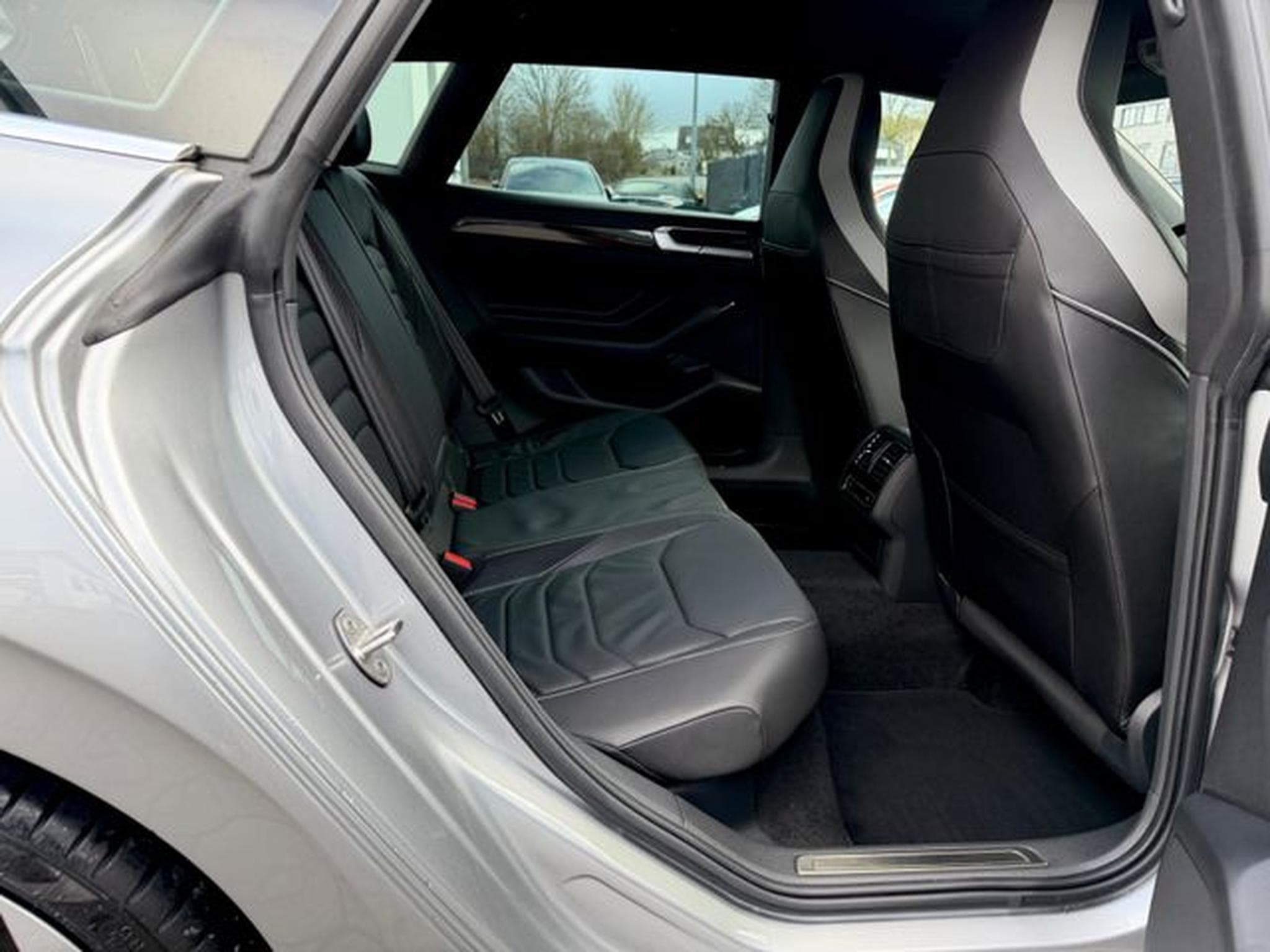 VW Arteon Arteon Shooting Brake R line 2.0 TSI DSG 1.Hand (2022) - Photo 15