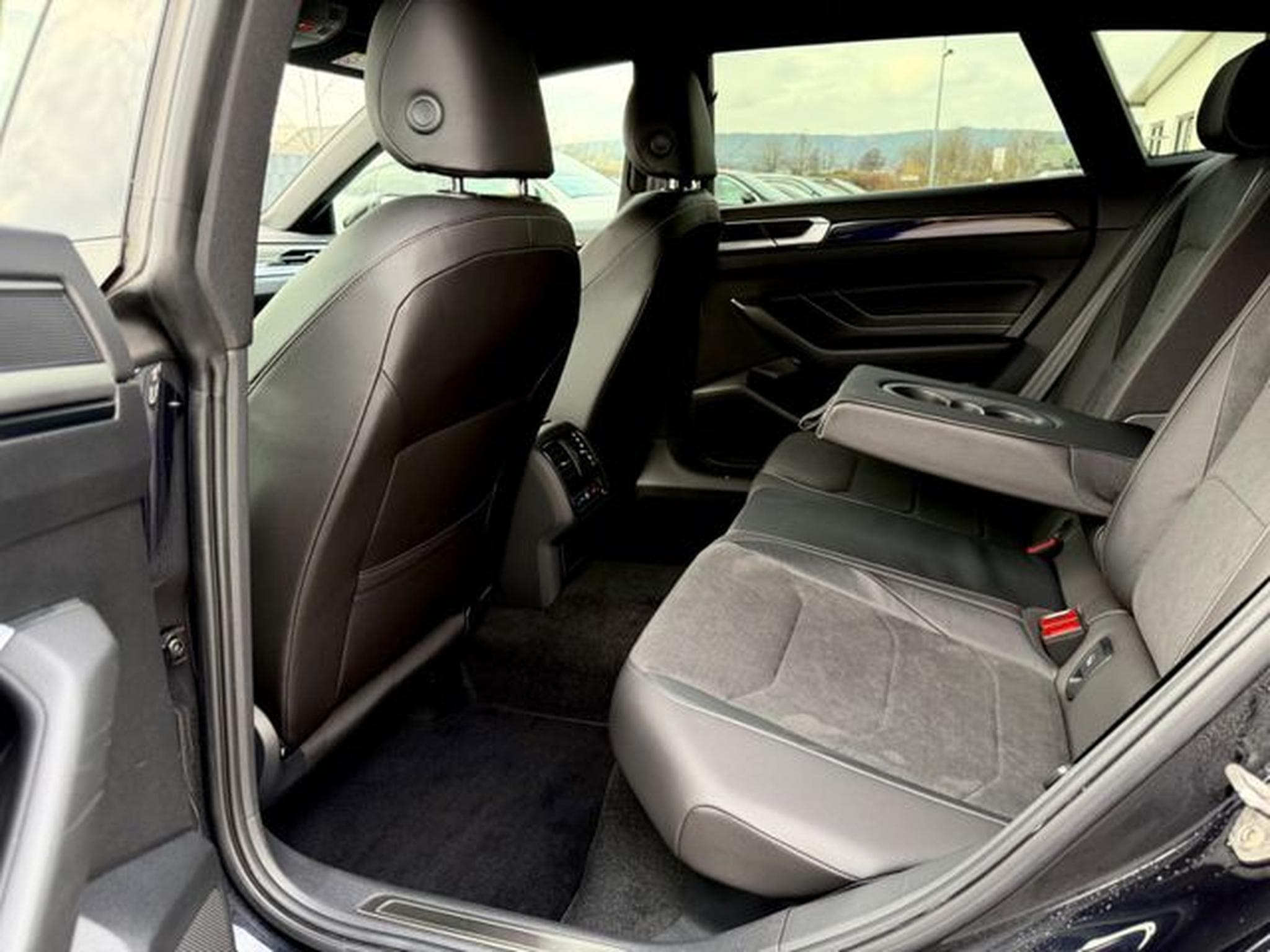 VW Arteon Shooting Brake 2.0 TSI DSG R line /NAVI/LED/ACC/ (2022) - Photo 15