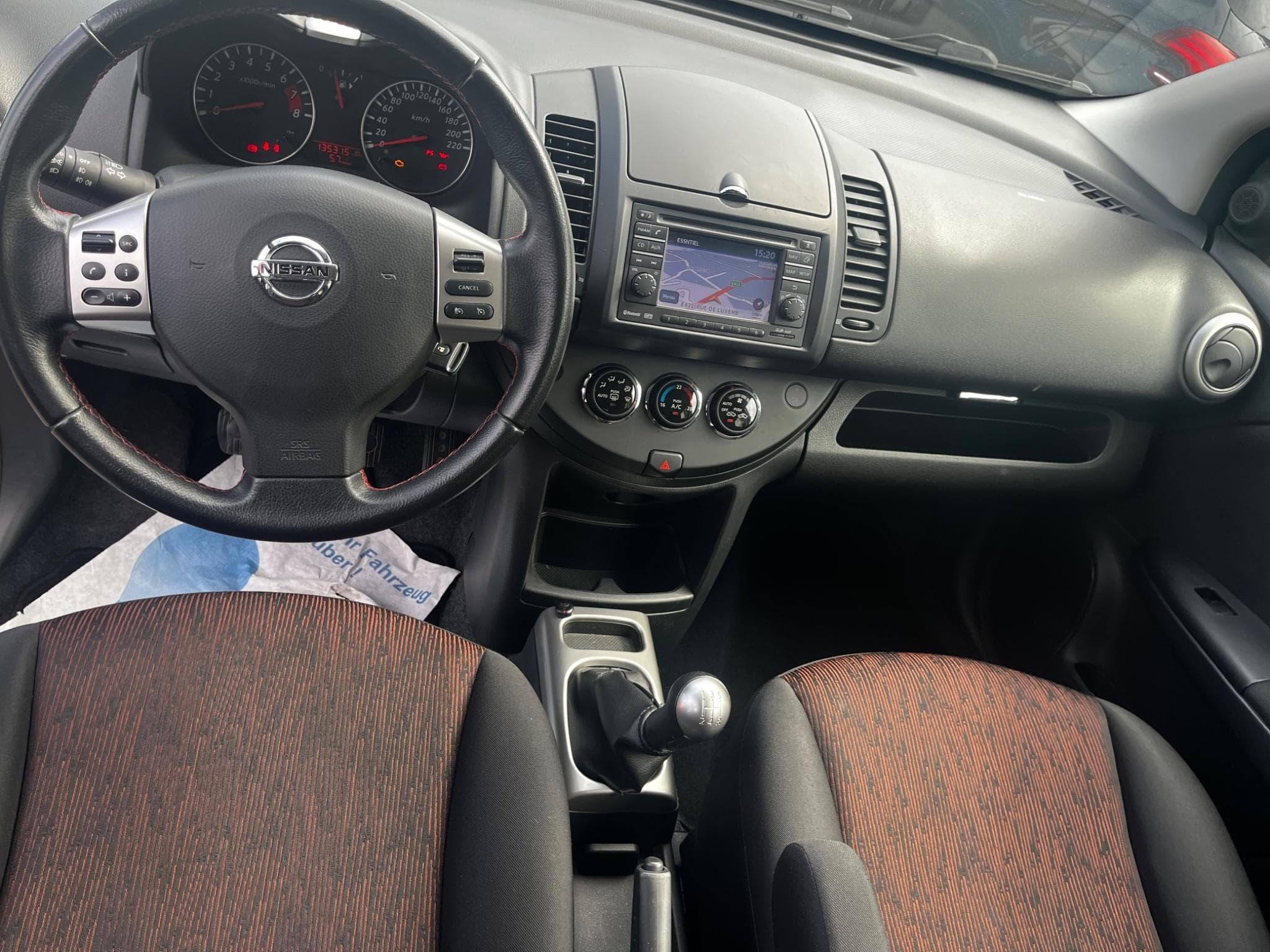 Nissan Note 1.4 essence (2010) - Foto 3