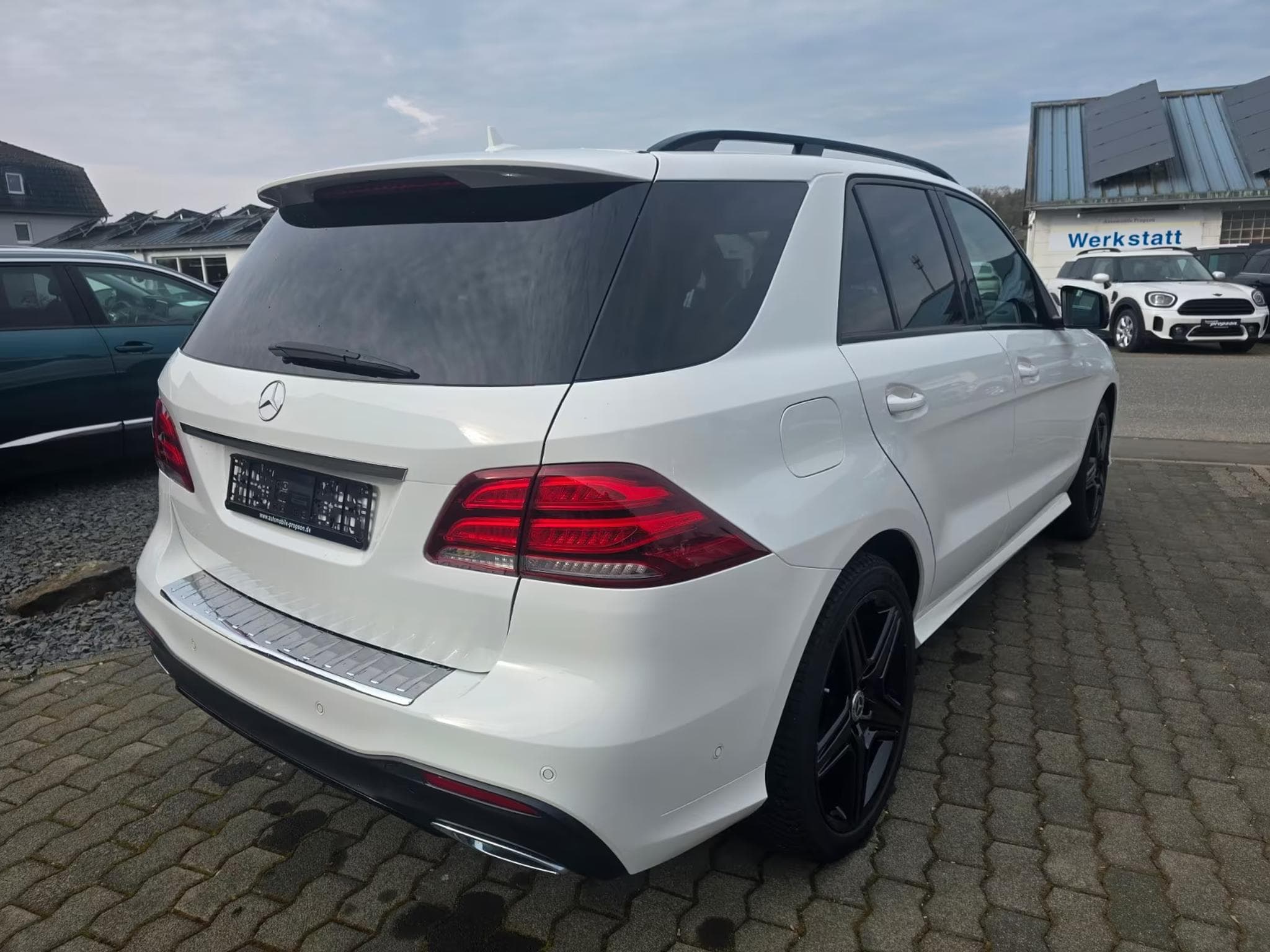Mercedes GLE 350 d 4 Matic AMG Line AHK Comand LED 21" 360 KAMERA (2016) - Photo 2