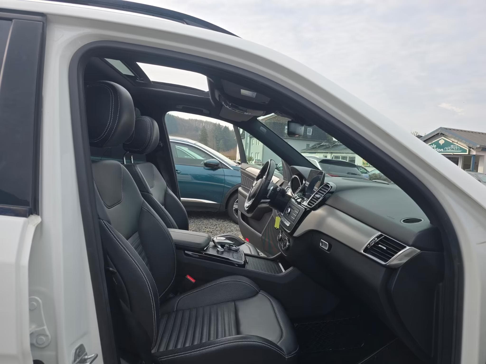 Mercedes GLE 350 d 4 Matic AMG Line AHK Comand LED 21" 360 KAMERA (2016) - Photo 3