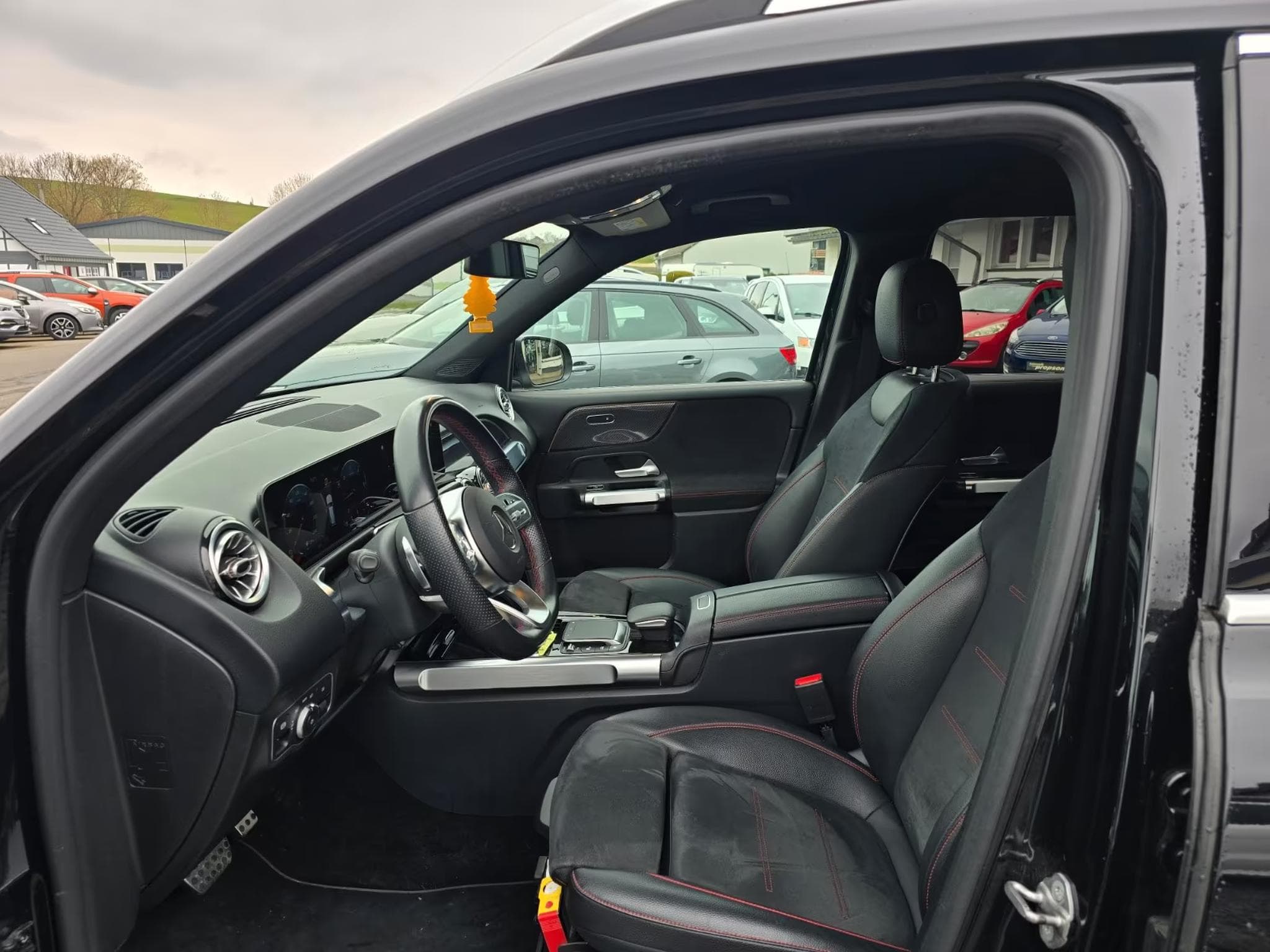 Mercedes GLB 200 d AMG Line LED KEYLESS KAM NAVI (2021) - Photo 3