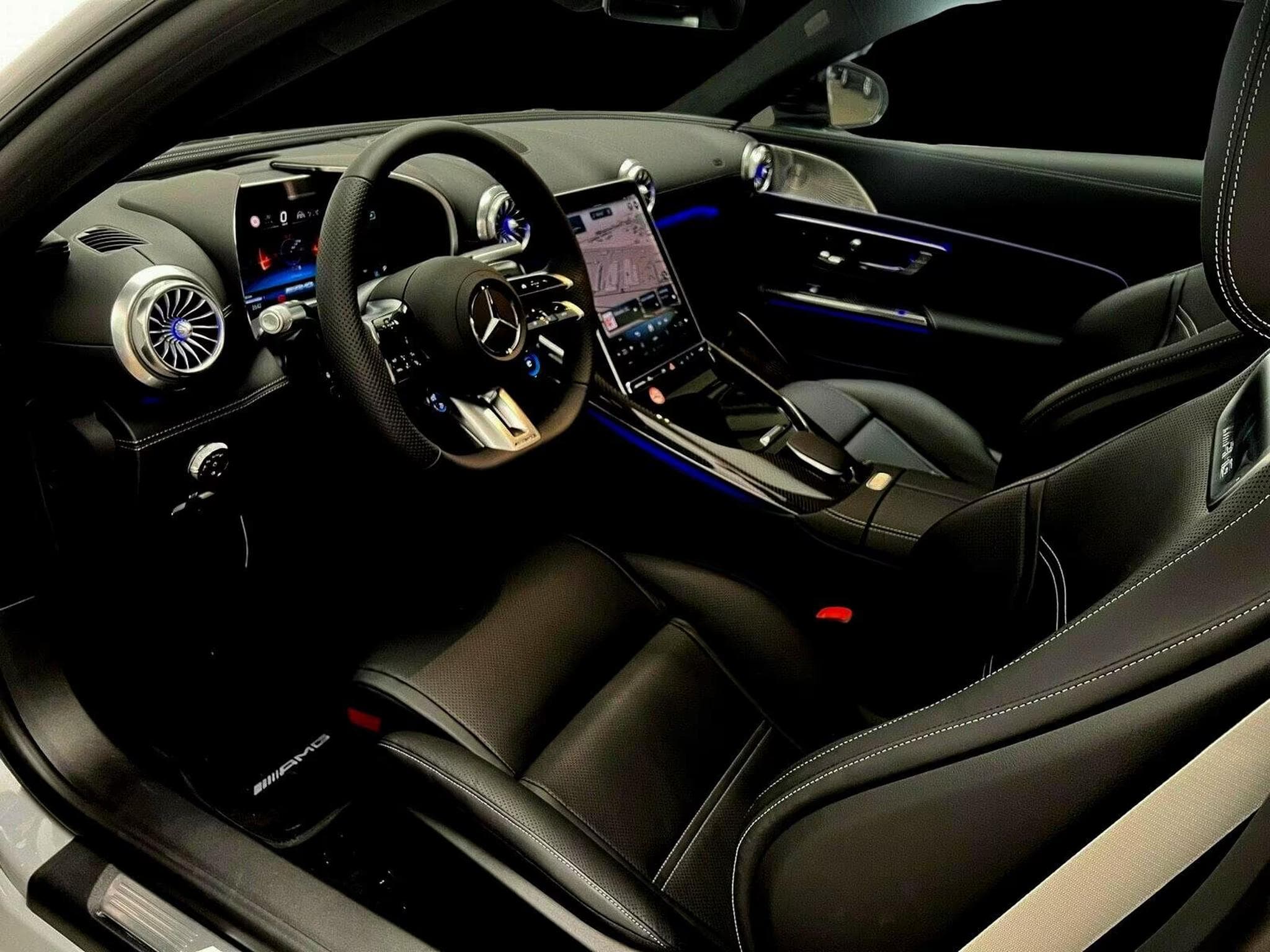 Mercedes AMG GT 63 4Matic+ Coupe Premium Plus NP223.212 (2024) - Photo 3