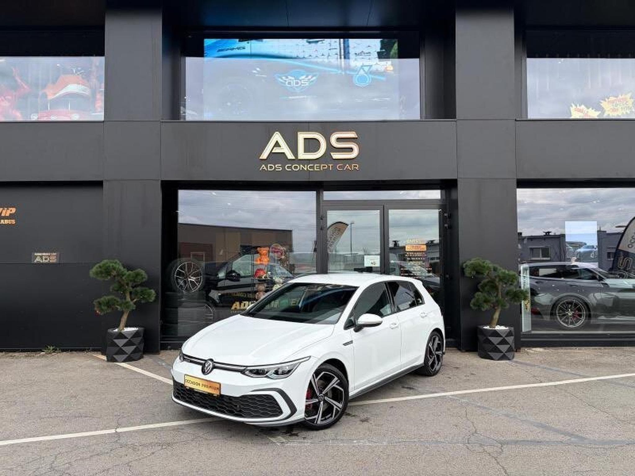 VW Golf VIII GTD 2.0L TDI SCR 200CV (2027) - Photo 13