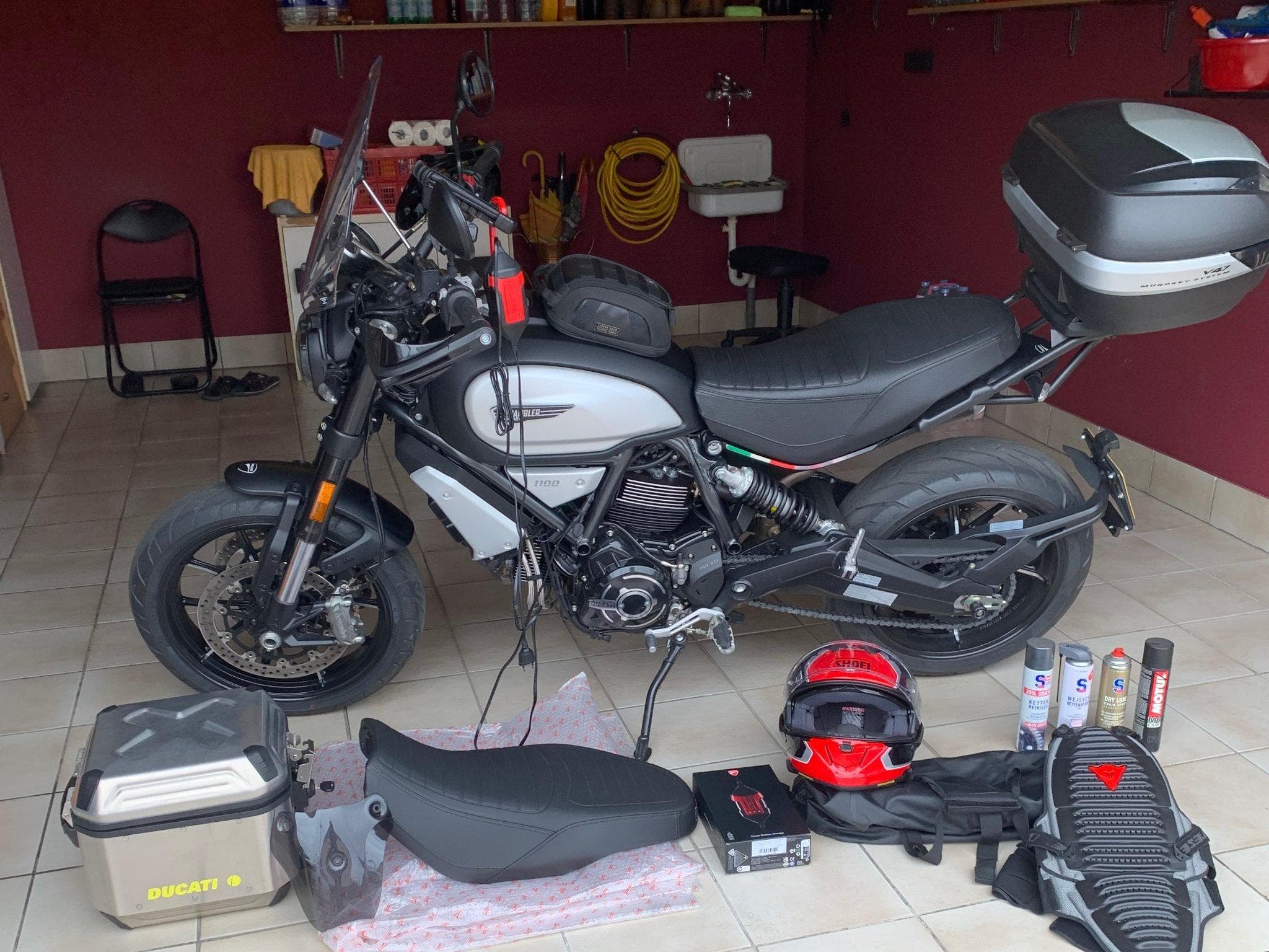 Ducati Scrambler Pro Dark 1100 (2024) - Photo 1