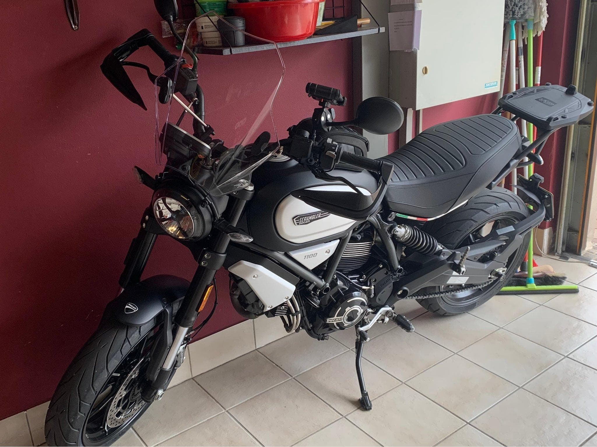 Ducati Scrambler Pro Dark 1100 (2024) - Photo 2