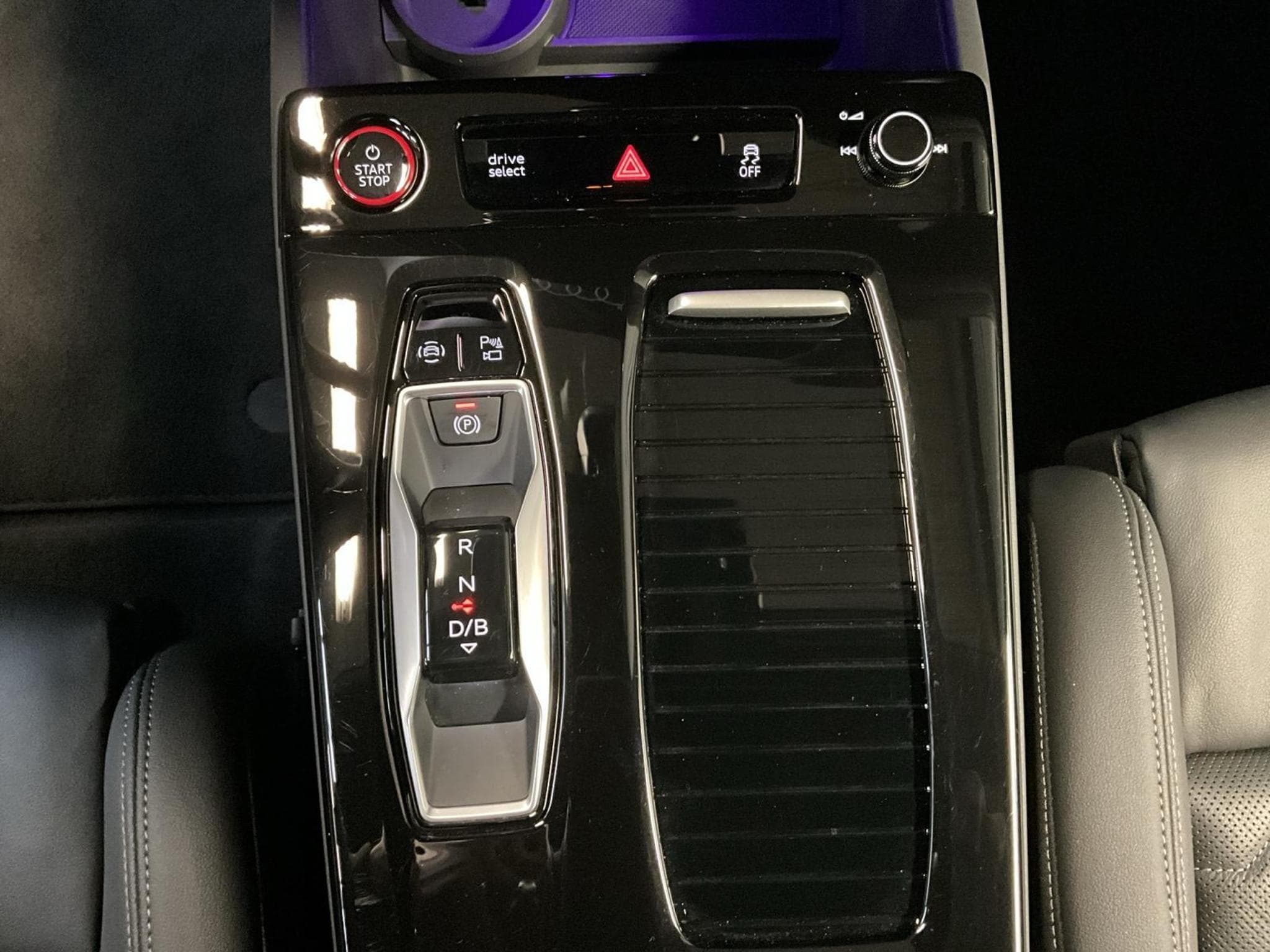 Audi S6 e-tron Tech-pro+P.Winter+AHK+LM21 (2025) - Foto 12